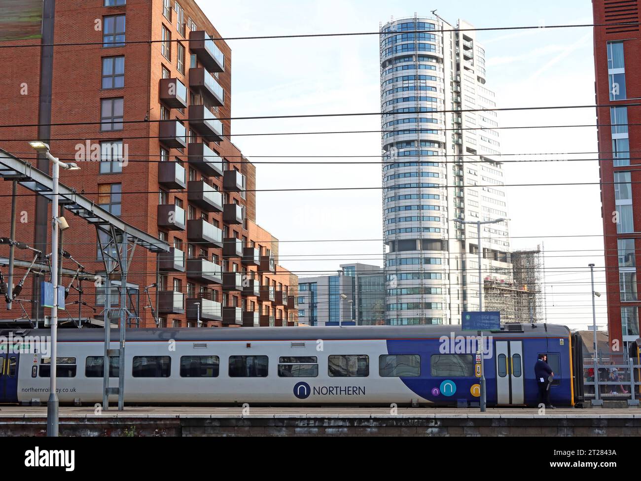 Trains du Nord à New Station St, Leeds, Yorkshire, Angleterre, LS1 4DY Banque D'Images
