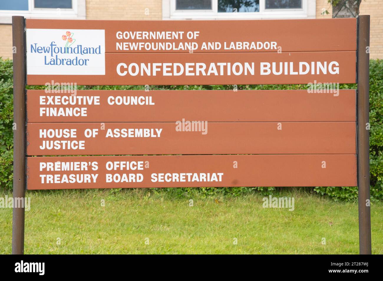 Panneau indiquant le département des édifices de la Confédération provinciale à St. John's, Terre-Neuve-et-Labrador, Canada Banque D'Images