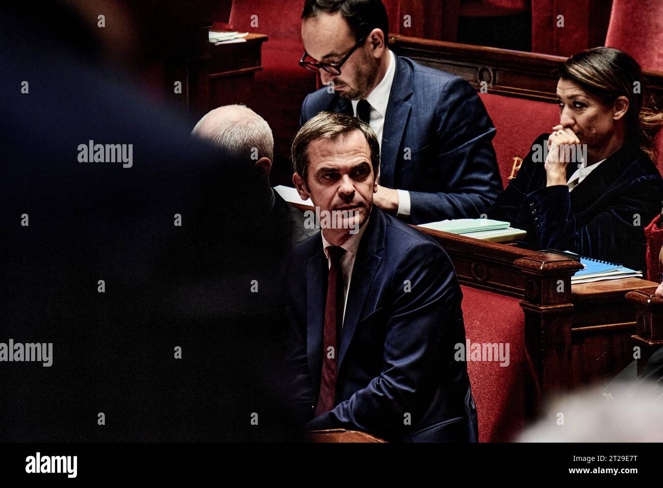 Paris, France. 17 octobre 2023. Antonin Burat/le Pictorium - séance de questions au gouvernement du 17 octobre 2023 à l'Assemblée nationale française - 17/10/2023 - France/Paris - porte-parole du gouvernement Olivier Veran lors de la séance de questions au gouvernement du 17 octobre 2023 à l'Assemblée nationale française. Crédit : LE PICTORIUM/Alamy Live News Banque D'Images Paris, France. 17 octobre 2023. Antonin Burat/le Pictorium - séance de questions au gouvernement du 17 octobre 2023 à l'Assemblée nationale française - 17/10/2023 - France/Paris - porte-parole du gouvernement Olivier Veran lors de la séance de questions au gouvernement du 17 octobre 2023 à l'Assemblée nationale française. Crédit : LE PICTORIUM/Alamy Live News Banque D'Images