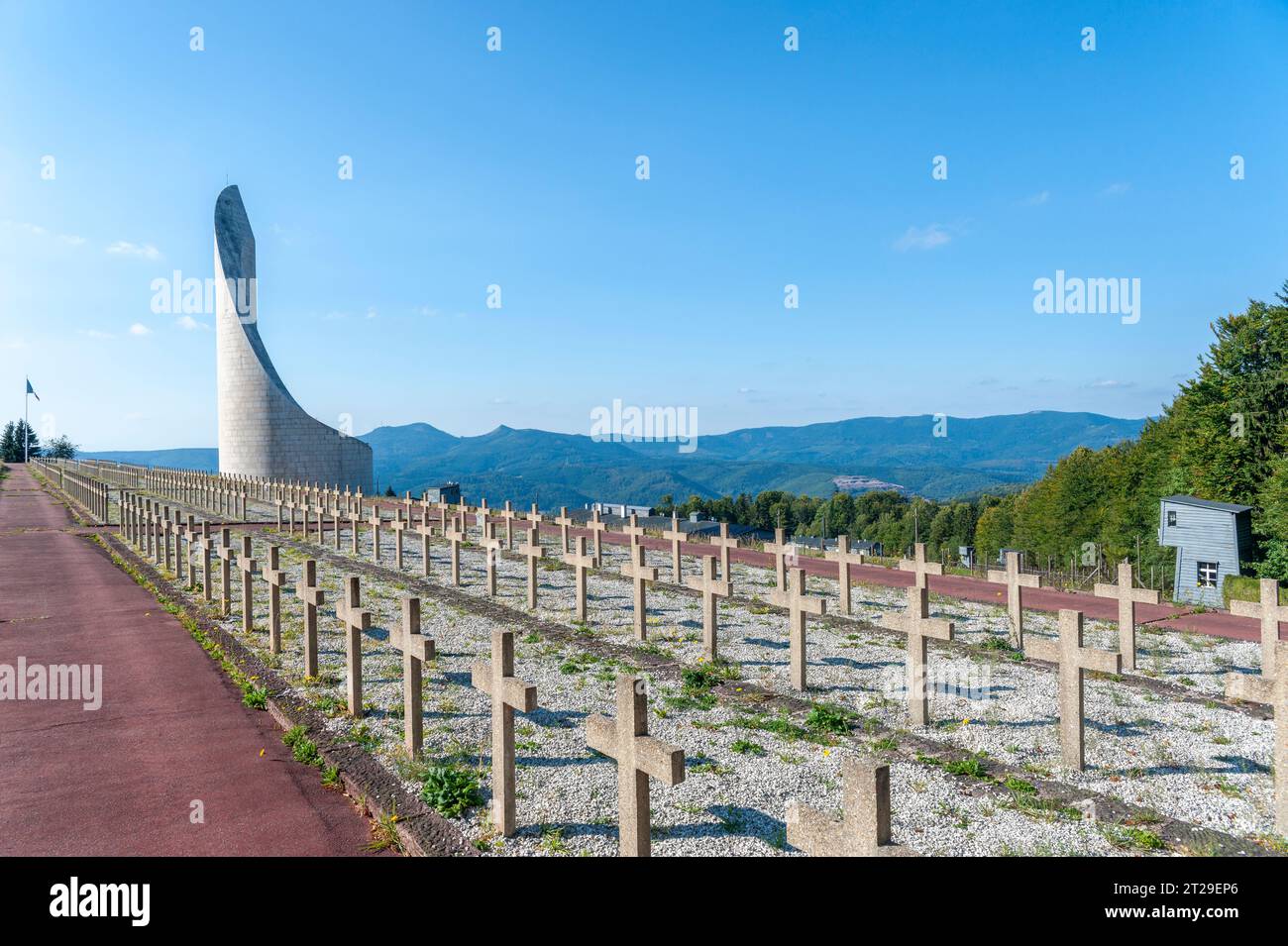 Ancien camp de concentration de Natzweiler-Struthof avec mémorial du phare du souvenir, Natzwiller, Alsace, France, Europe Banque D'Images