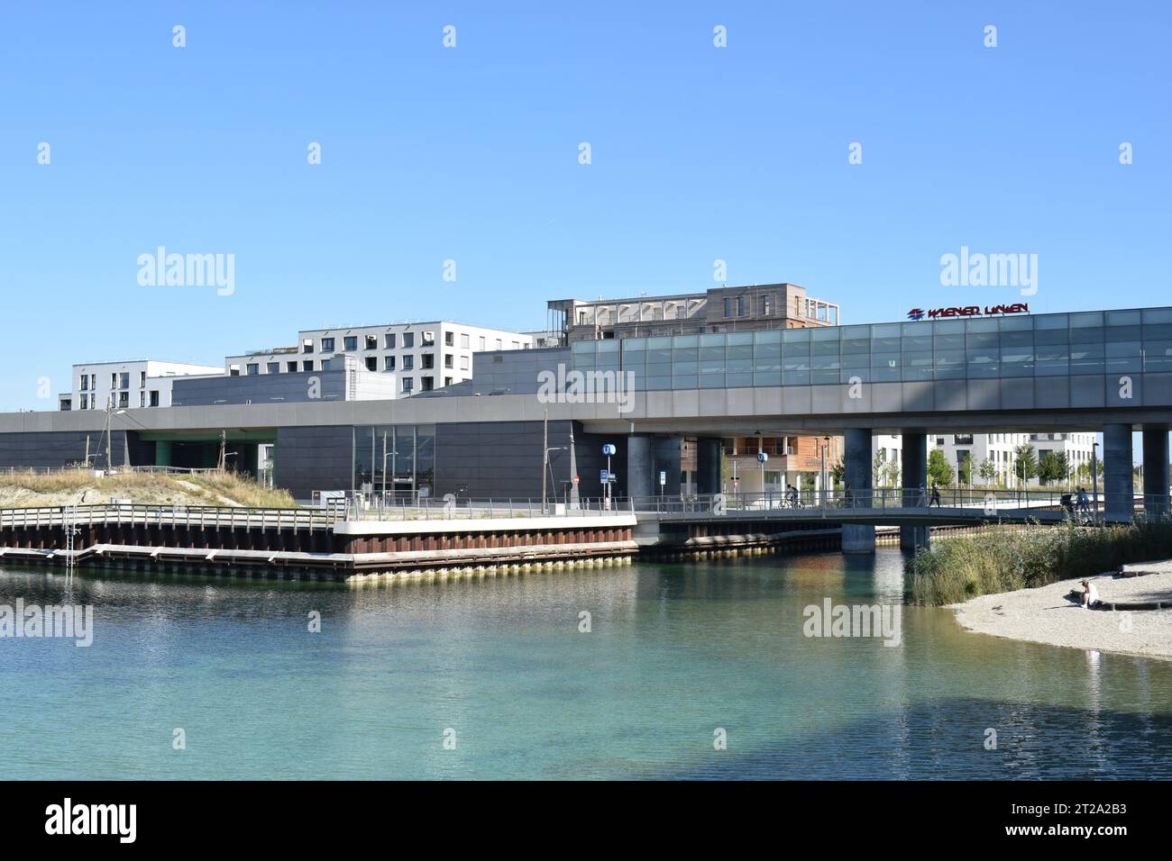 VIENNE, AUTRICHE - 2 OCTOBRE 2023 : Station de métro à Seestadt Aspern, l'une des plus grandes zones de développement urbain d'Europe. Banque D'Images