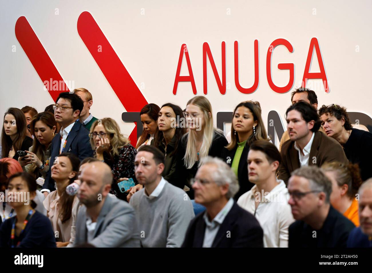 DAS Anuga-logo auf der Lebensmittelmesse Anuga, der weltweit führenden Ernährungsmesse in der Koelnmesse. Themenbild, Symbolbild Köln, 10.10.2023 NRW Deutschland *** le logo Anuga à la foire alimentaire Anuga, la foire alimentaire leader au monde à Koelnmesse image thématique, image symbolique Cologne, 10 10 2023 NRW Allemagne. Droit d'auteur : xChristophxHardtx Banque D'Images