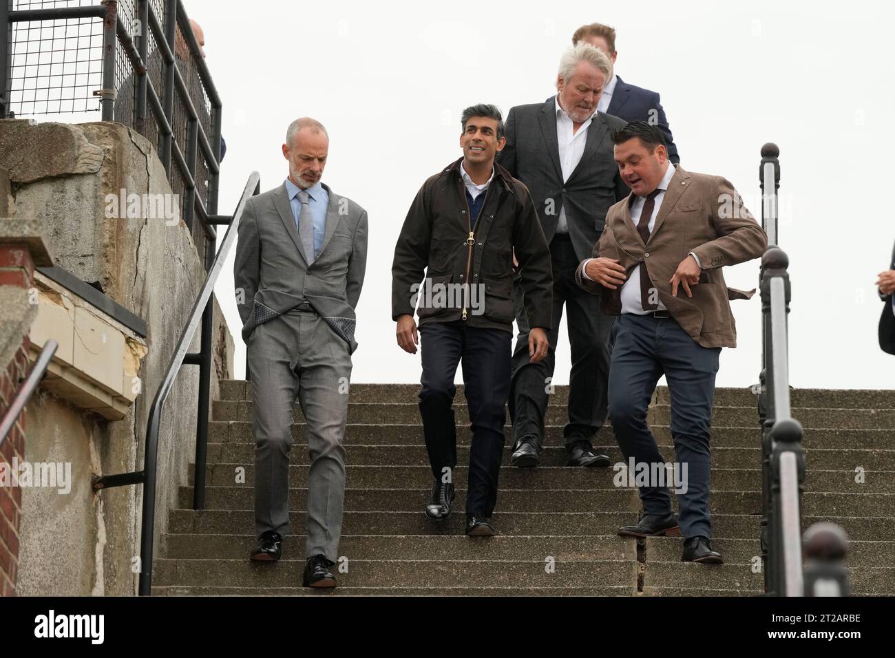 Le Premier ministre Rishi Sunak s’adresse au public lors d’une visite à Clacton-on-Sea, Essex. Date de la photo : mercredi 18 octobre 2023. Banque D'Images