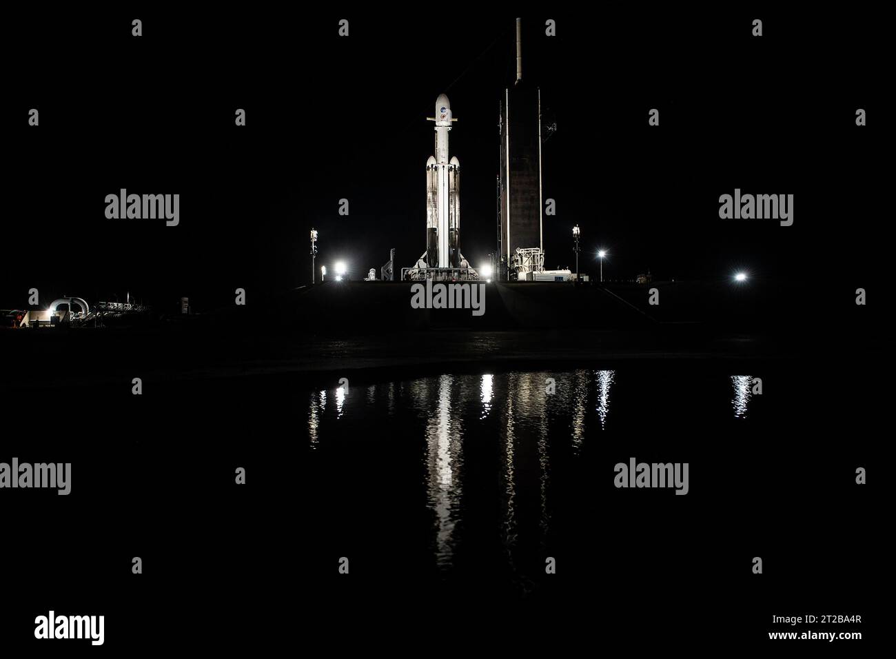 Le vaisseau spatial de la mission Psyche est sur un Falcon Heavy au LC 39A du Kennedy Space Center, prévu pour le 12 octobre 2023 pour le lancement de l'astéroïde Psyche et le test de communications laser DSOC. Banque D'Images