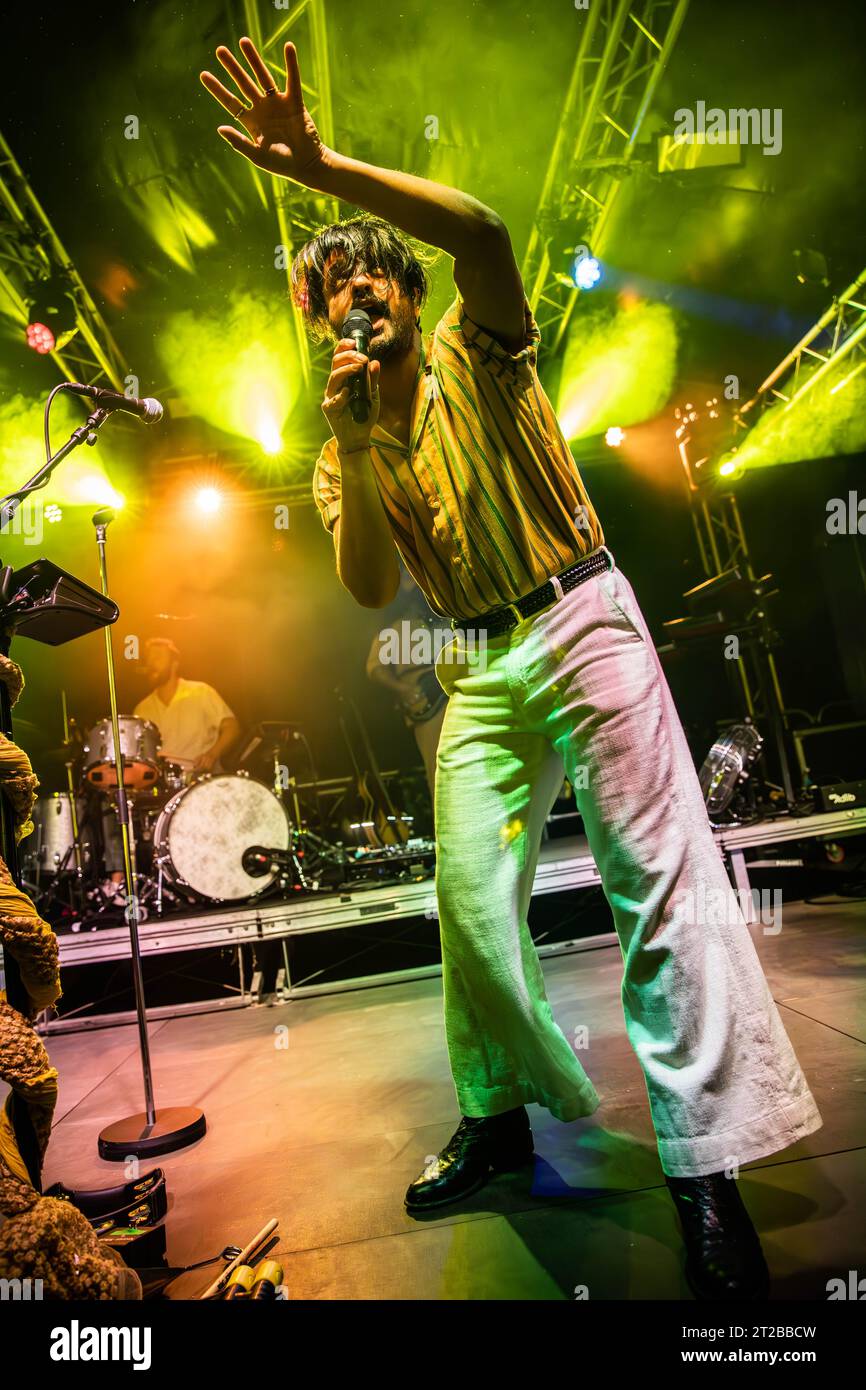 Milan, Italie. 17 octobre 2023. Le groupe américain YOUNG THE GIANT se produit en direct sur scène au Circolo Magnolia lors du 'UK & European Tour 2023'. Crédit : Rodolfo Sassano/Alamy Live News Banque D'Images