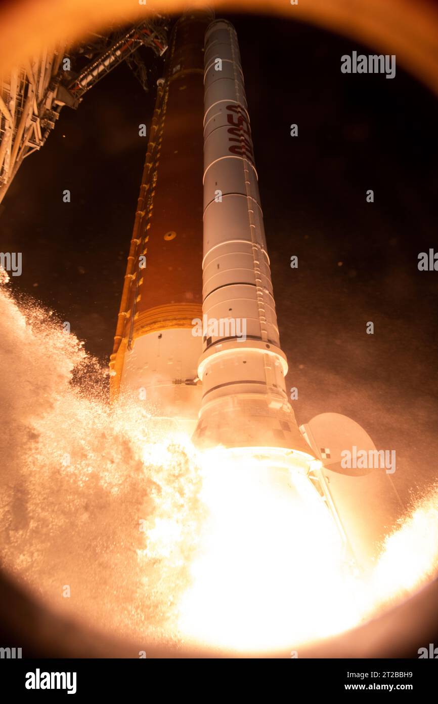 Duplicata de 3656. La même description factuelle s'applique au décollage d'Artemis I, au vaisseau spatial Orion et aux essais de mission. Banque D'Images