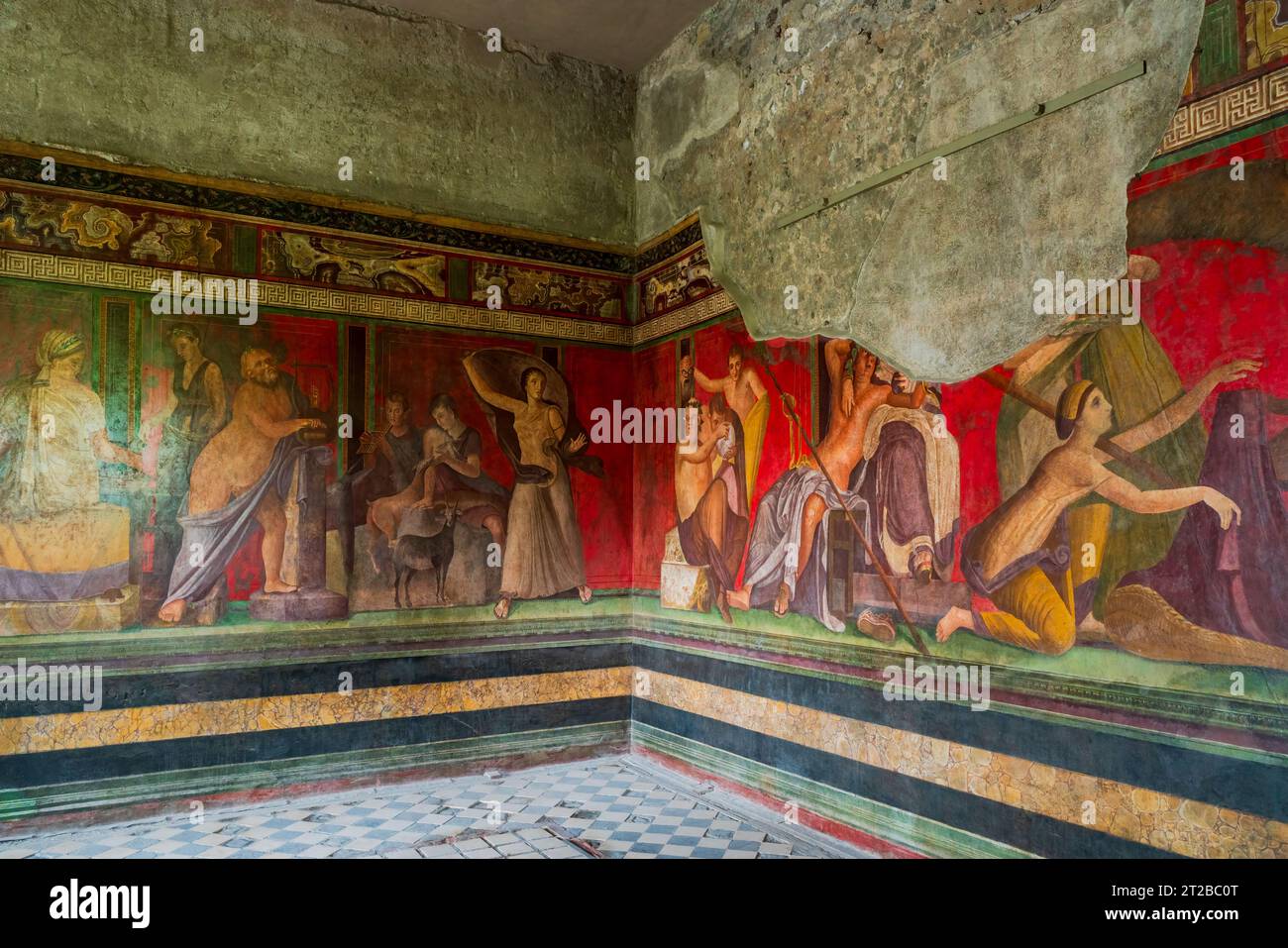 POMPÉI ITALIE - SEPTEMBRE 20 2023 : fresque murale dans la Villa des Mystères dans la ville de Pompéi détruite en 79 av. J.-C. par l'éruption du Vésuve. Banque D'Images
