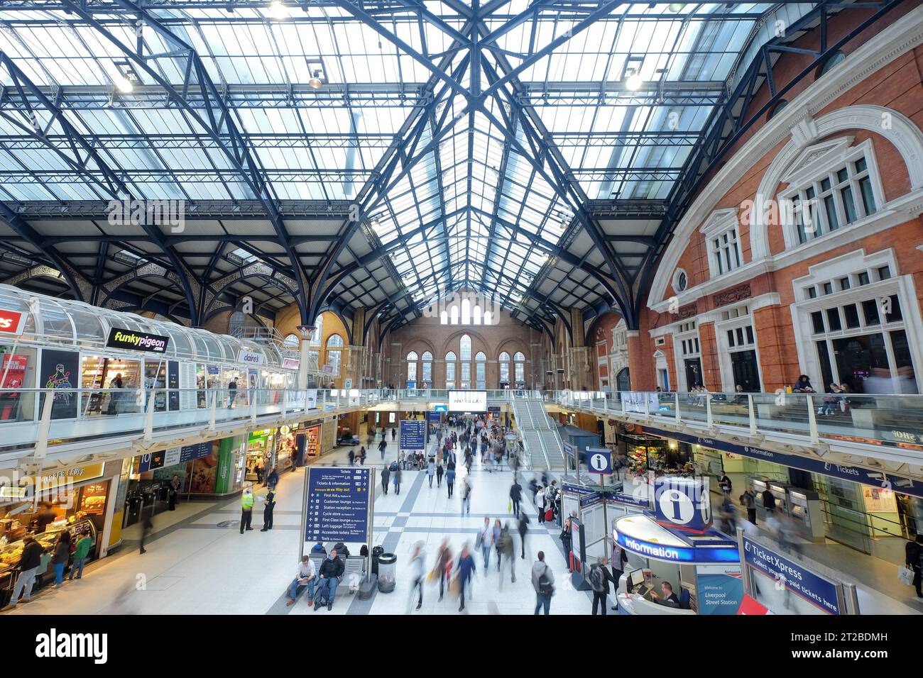 Liverpool Street Station, l'intérieur, Londres, Royaume-Uni Banque D'Images
