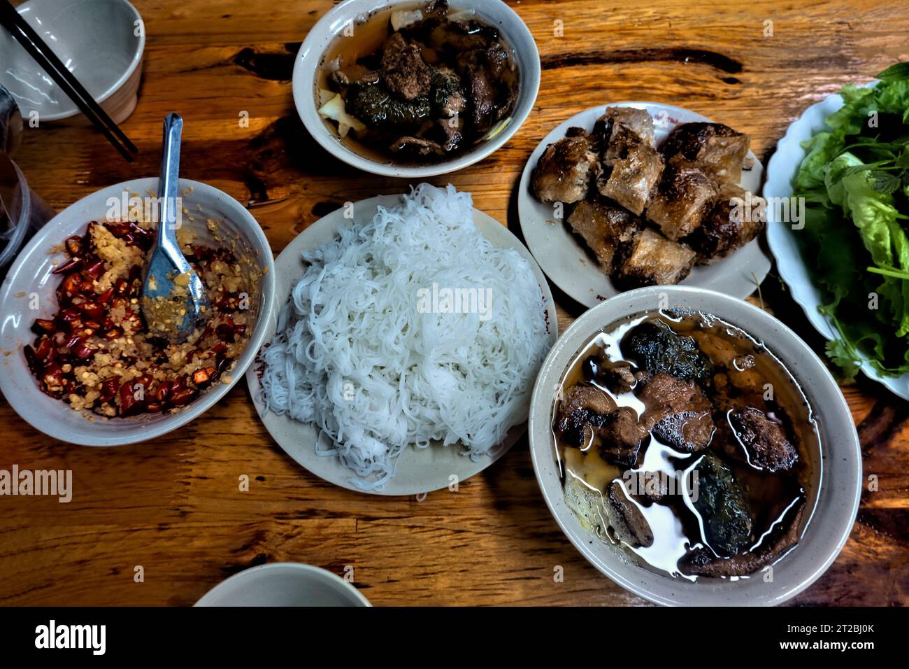 Bun cha au célèbre restaurant Bun Cha DAC Kim, Hanoi, Vietnam Banque D'Images
