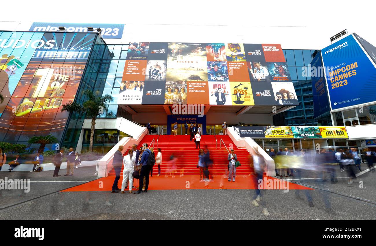 Cannes, France - 18 octobre 2023 : MIPCOM/le plus grand rassemblement mondial des cadres TV & Entertainment au Palais des Festivals. Mandoga Media Allemagne, MIPTV, RX Banque D'Images