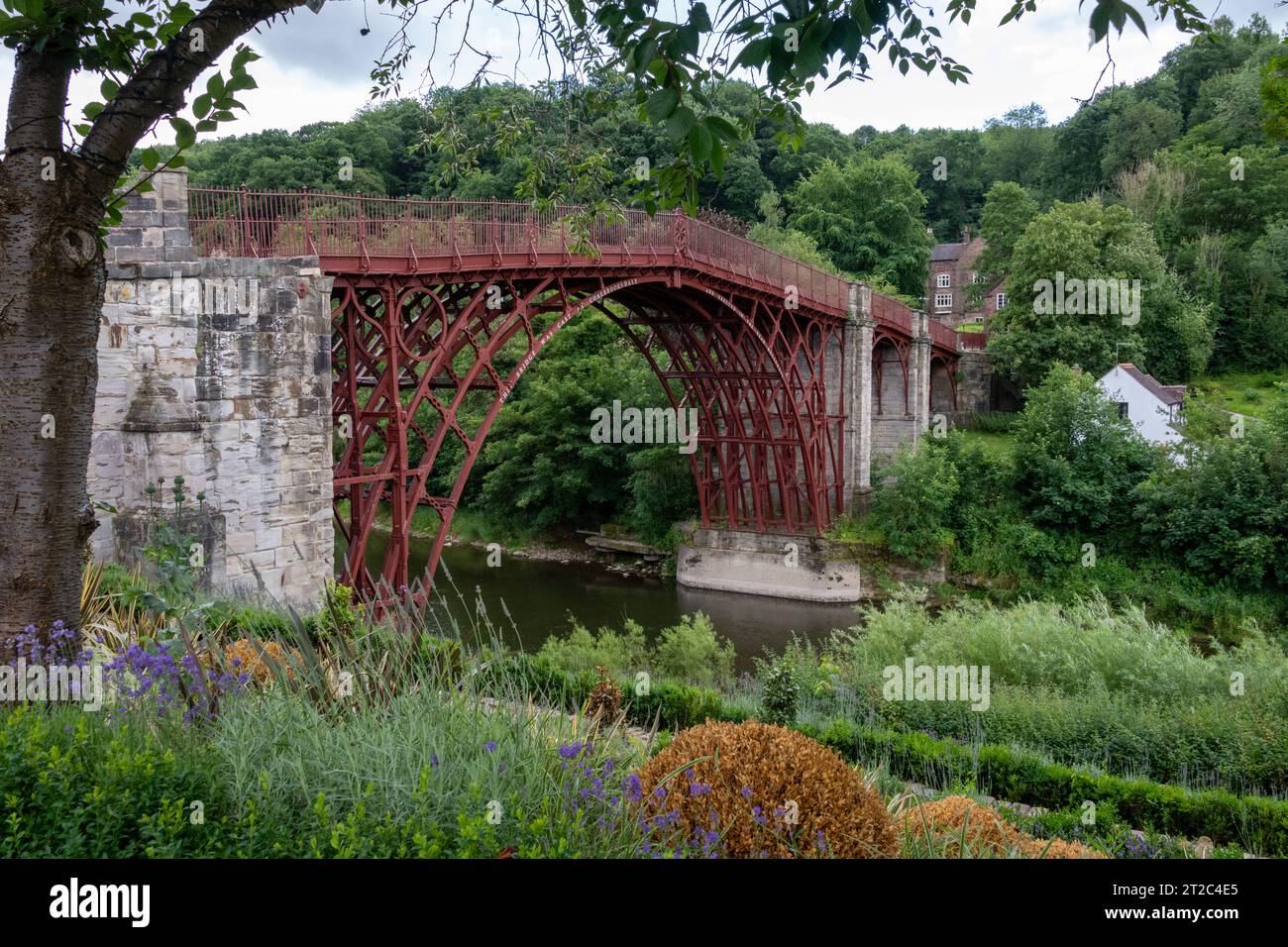 Ironbridge, le premier pont en fonte dans le ver. Shropshire, Royaume-Uni Banque D'Images