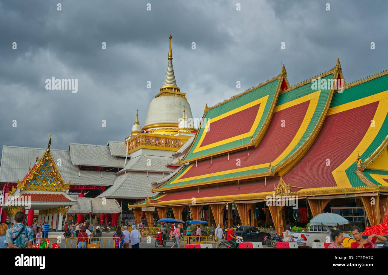 Nakhon si Thammarat, Thaïlande - 22 avril 2023 : Paysage de Wat Chedi ai Kai ou Temple Chedi ai Kai, l'un des temples les plus célèbres dans le sud de la Banque D'Images