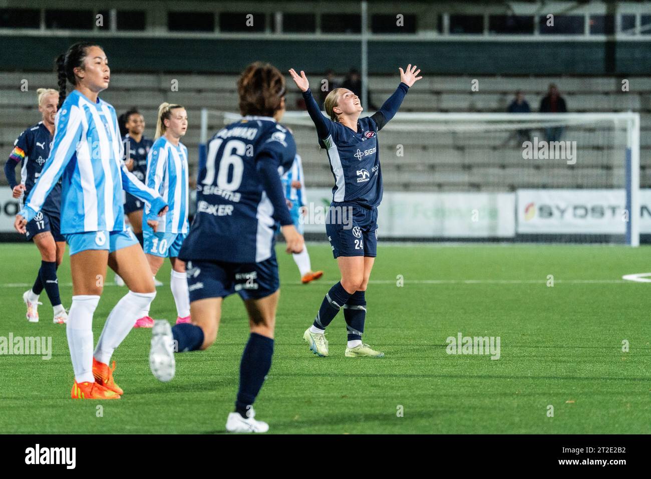 Malmoe, Suède. 18 octobre 2023. Hanna Andersson (24) du FC Rosengaard marque 2-0 lors du match de qualification de la Ligue des champions féminine de l'UEFA entre le FC Rosengaard et le Spartak Subotica au Malmö Idrottsplats à Malmö. (Crédit photo : Gonzales photo/Alamy Live News Banque D'Images