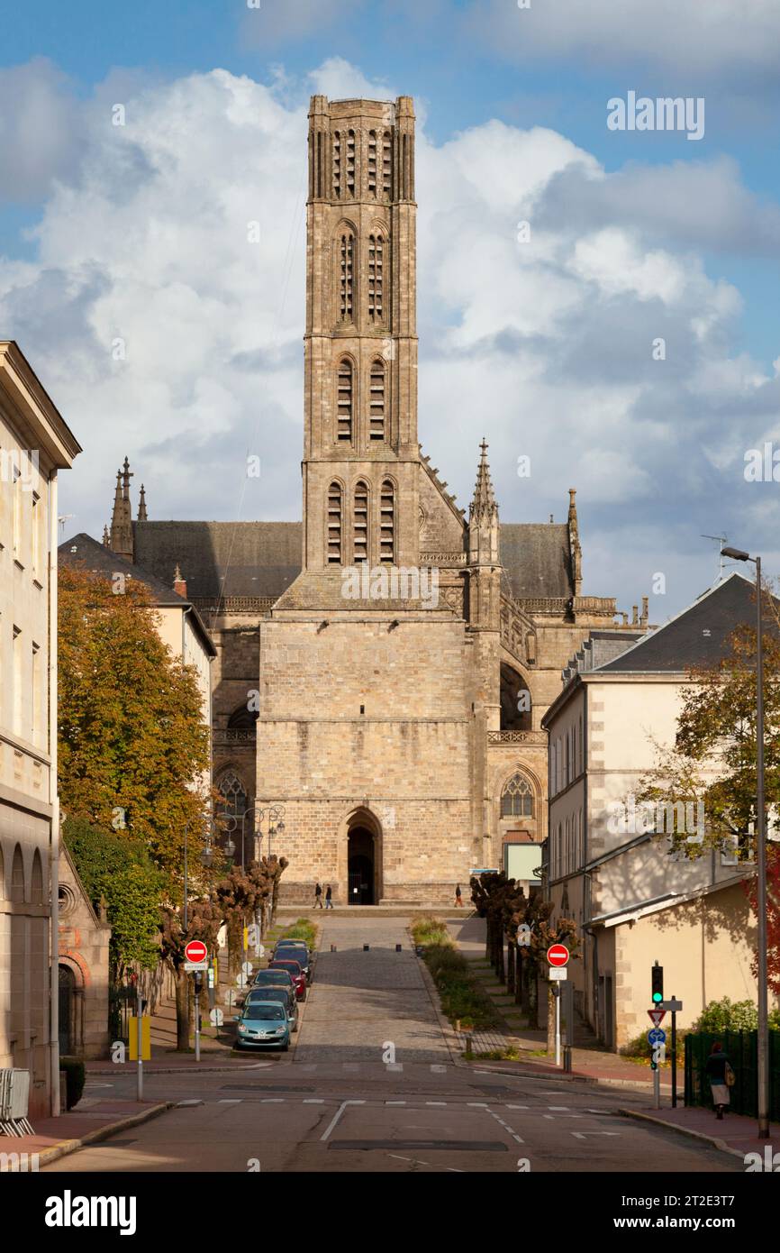 Limoges, France - novembre 09 2019 : Cathédrale Saint-Étienne de Limoges est une église catholique romaine située à Limoges, FRA Banque D'Images