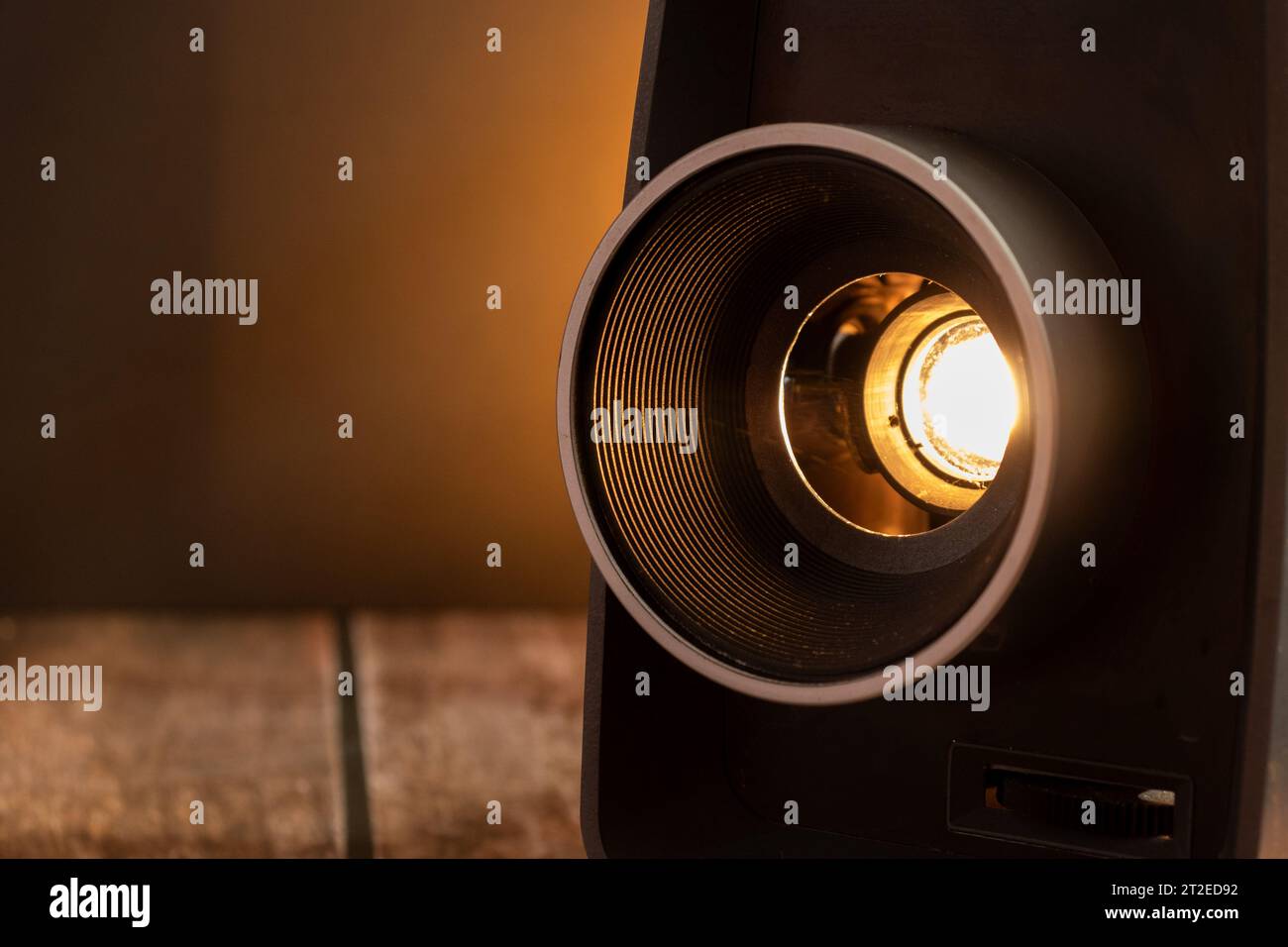 rayons lumineux d'un vieux projecteur super 8 mm Banque D'Images