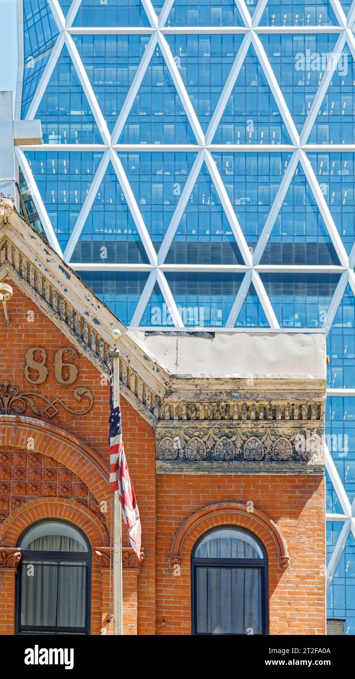 307 West 54th Street, construit comme club-House en 1886, a servi ce rôle jusqu'à la Grande Dépression, puis est devenu une église orthodoxe grecque. Banque D'Images