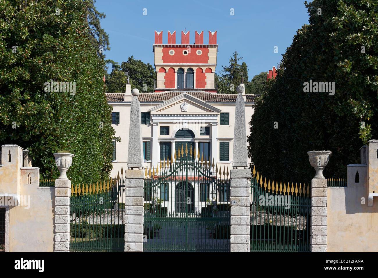 Villa degli Albertini, style architectural classique, Garda, Lac de Garde, Vénétie, province de Vérone, Italie Banque D'Images