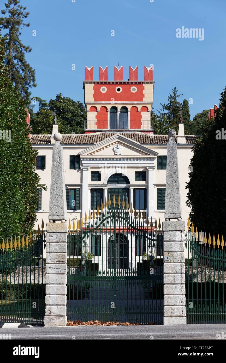Villa degli Albertini, style architectural classique, Garda, Lac de Garde, Vénétie, province de Vérone, Italie Banque D'Images