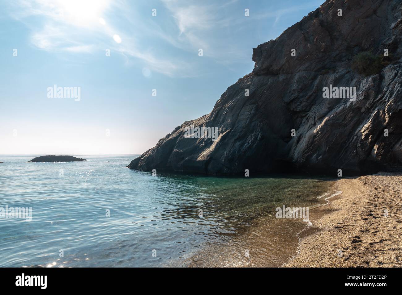 Plage dans les grottes d'Almanzora, Cala Penon a coupé une plage vierge et cachée à Almeria. Mer Méditerranée sur la côte, Almeria Banque D'Images