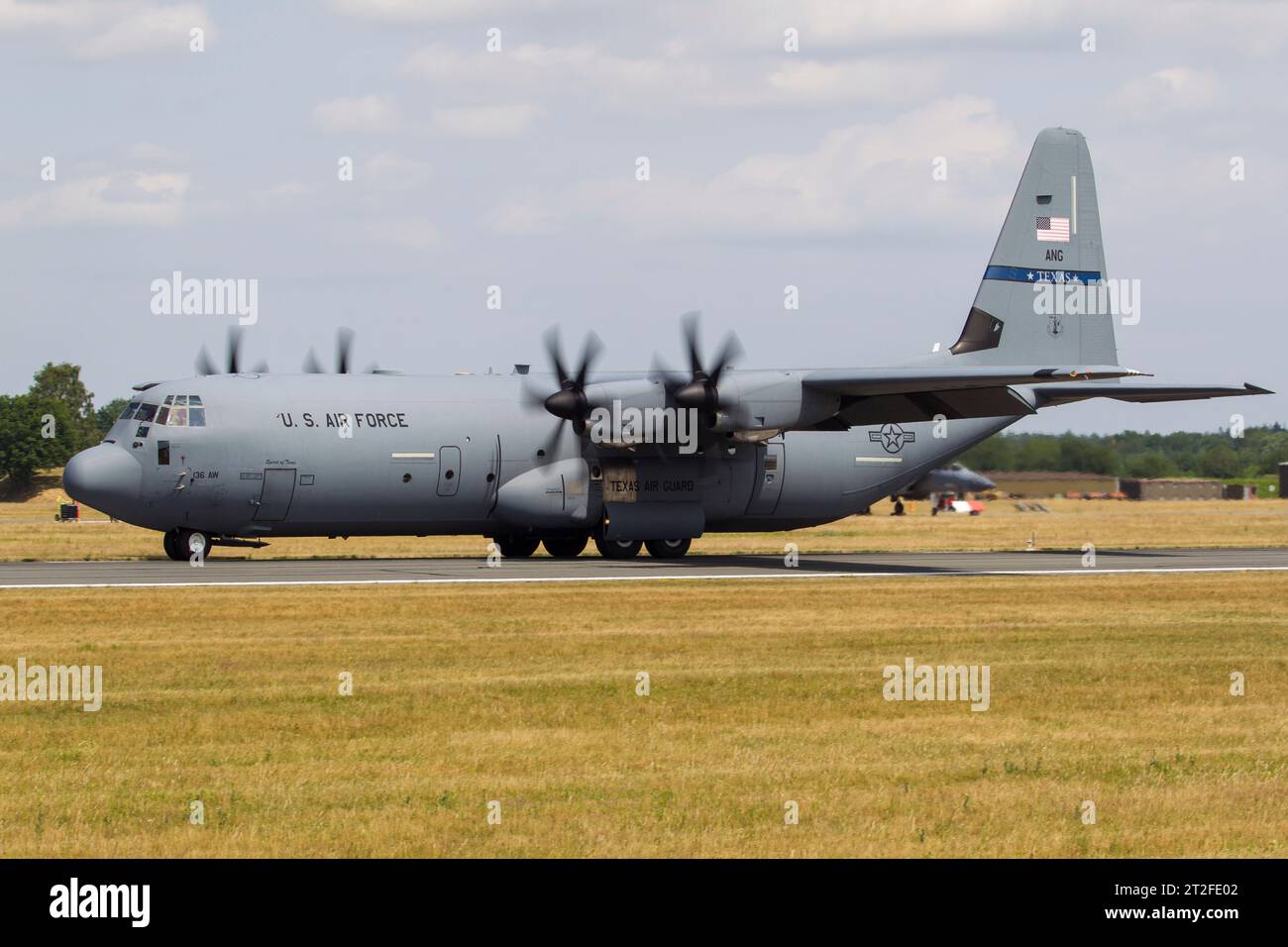 Texas Air National Guard C-130J-30 Super Hercules arrivant à la base aérienne de Hohn, en Allemagne. Banque D'Images