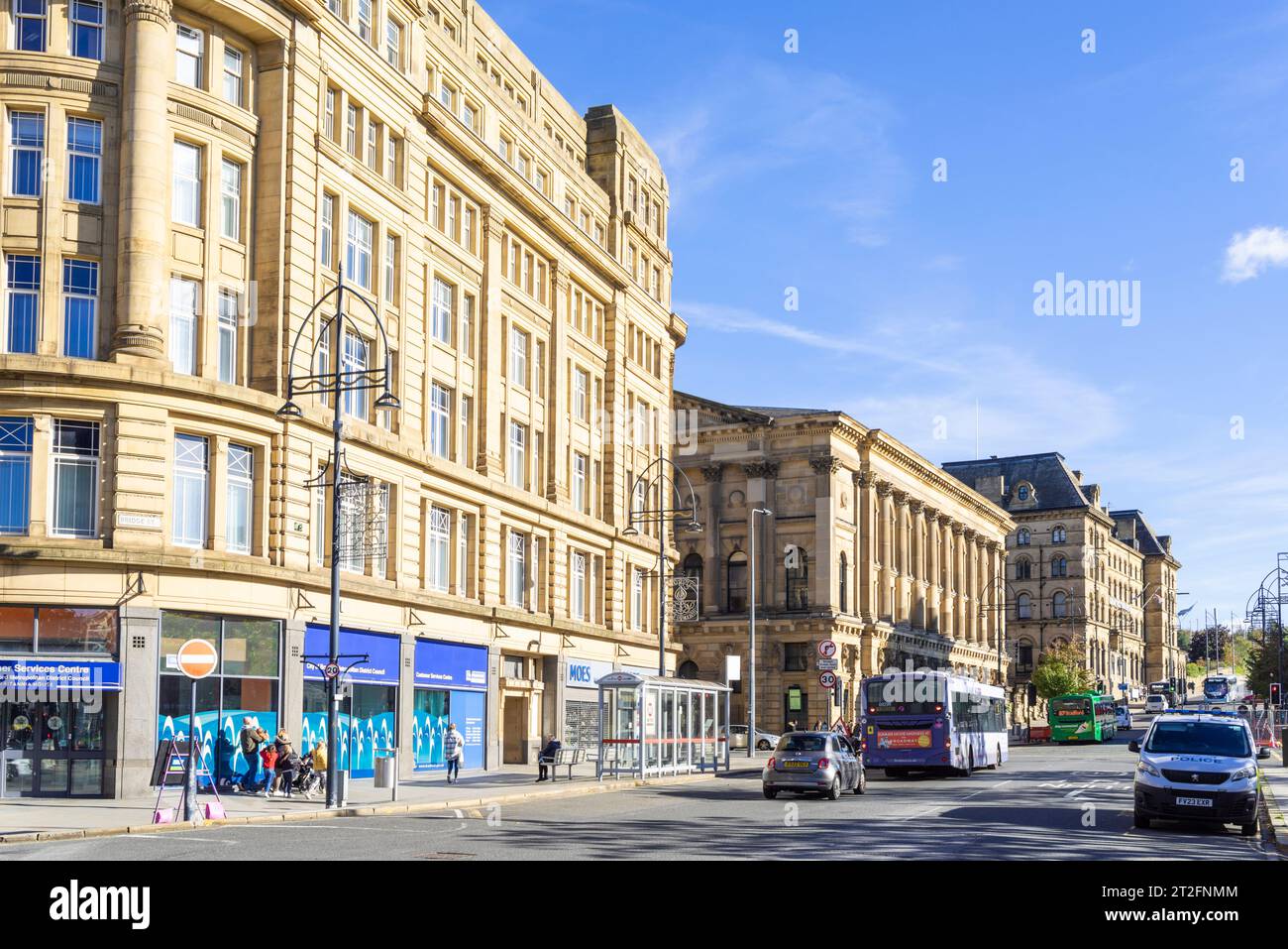 City of Bradford Metropolitan District Council Bridge Street vers St Georges Hall Bradford City centre Bradford Yorkshire Angleterre Royaume-Uni GB Europe Banque D'Images