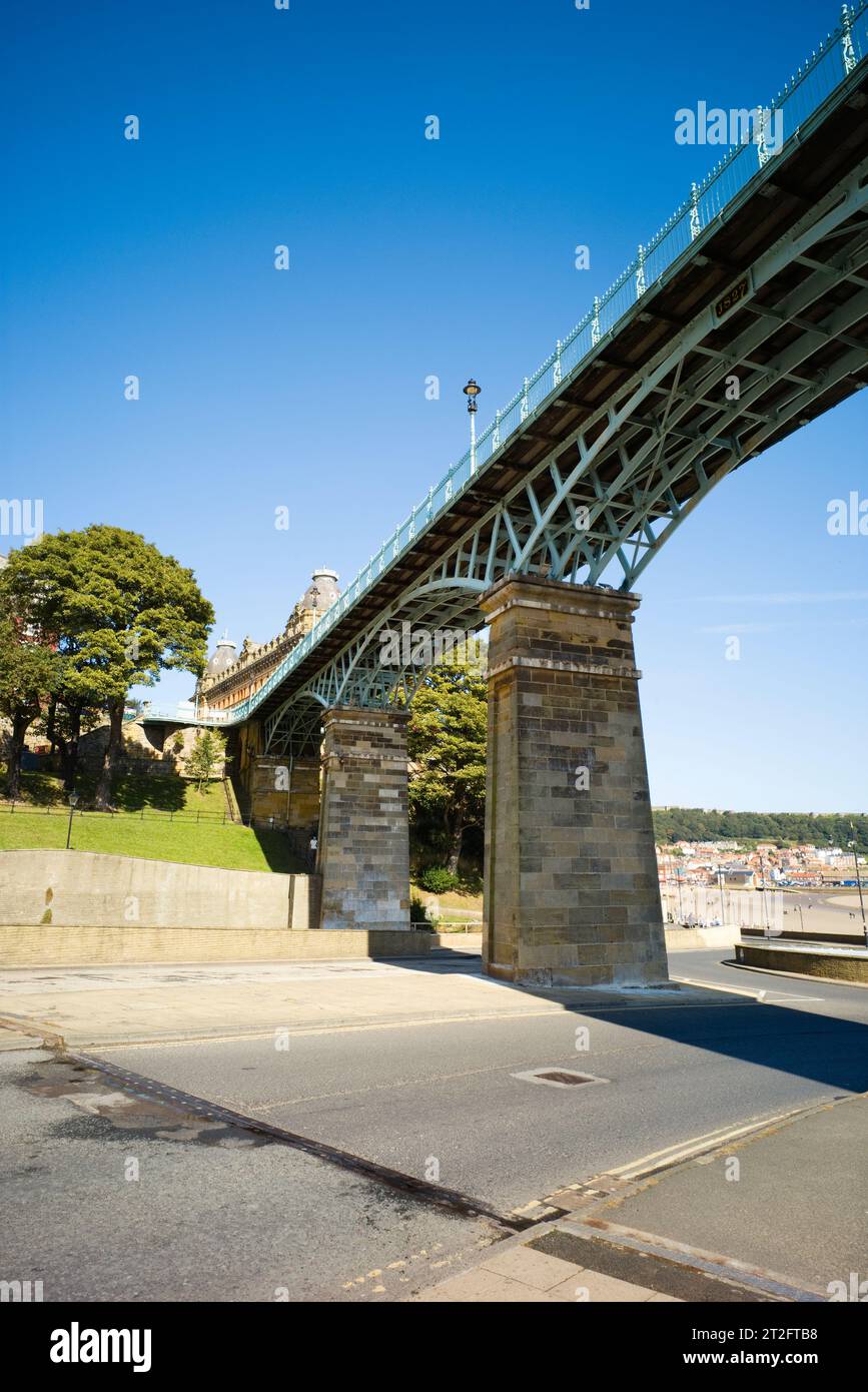 En regardant le pont de 1827 Spa depuis la route de Scarborough Banque D'Images