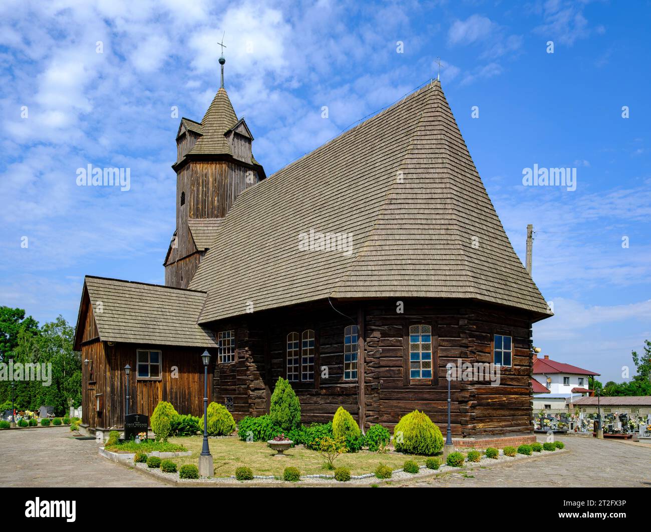 Schoenfeld Rough Timber Church of the Holy Trinity, un édifice classé de 1623 à Krzywiczyny (Schoenfeld), district de Kluczbork, Pologne. Banque D'Images