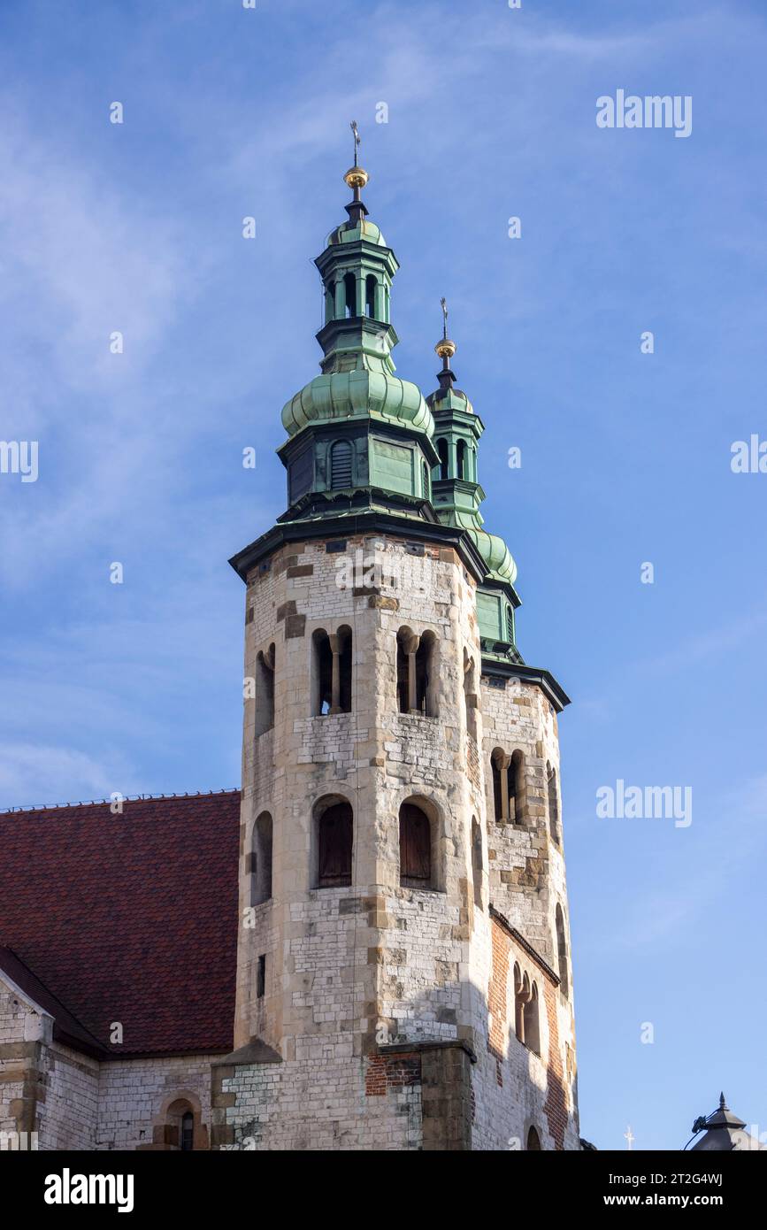 Spites de l'église de Saint Andrew dans le quartier de la vieille ville de Kraków, Pologne Banque D'Images