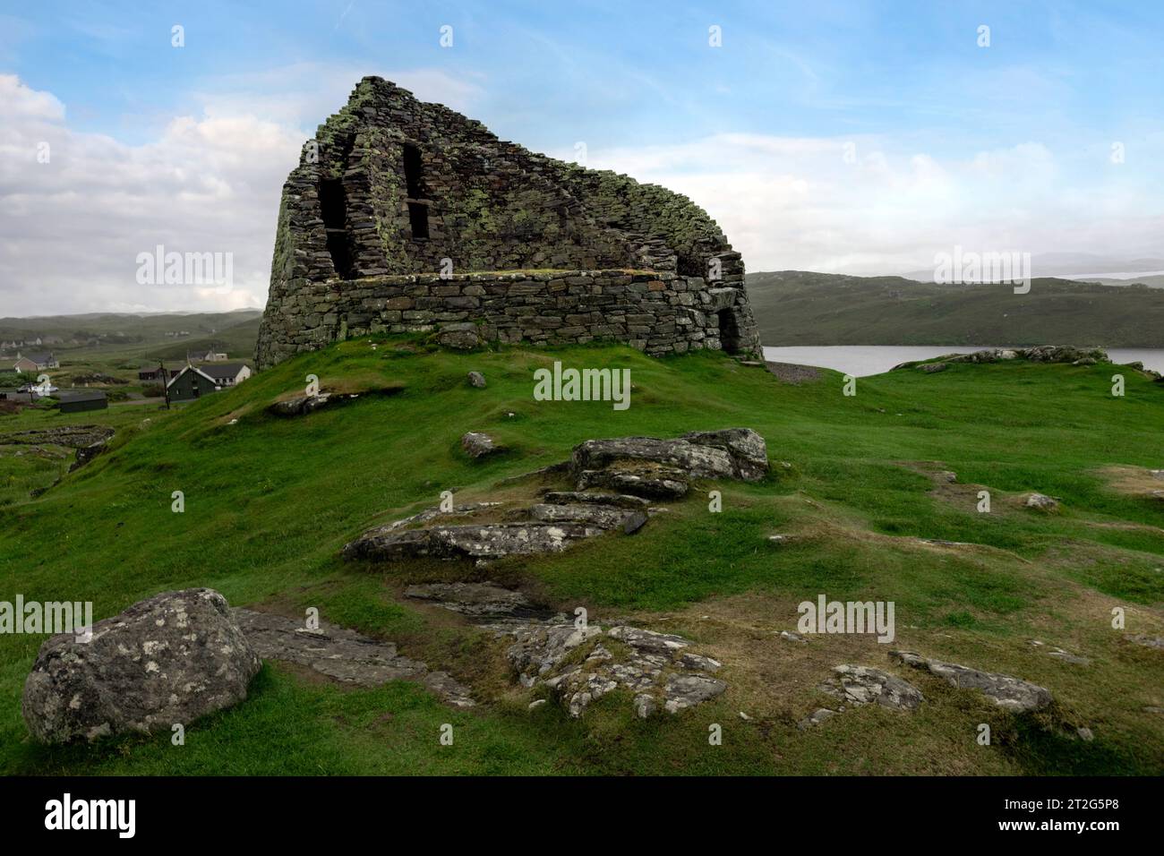 Dun Carloway Broch est un fort de l'âge du fer bien conservé sur l'île de Lewis, en Écosse. Banque D'Images