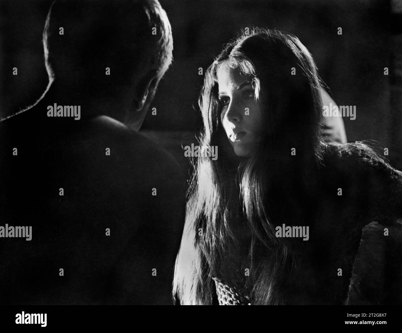 George E. Carey, Susan Romen, sur le tournage du film, « Weekend with the Babysitter », Crown International Pictures, 1970 Banque D'Images