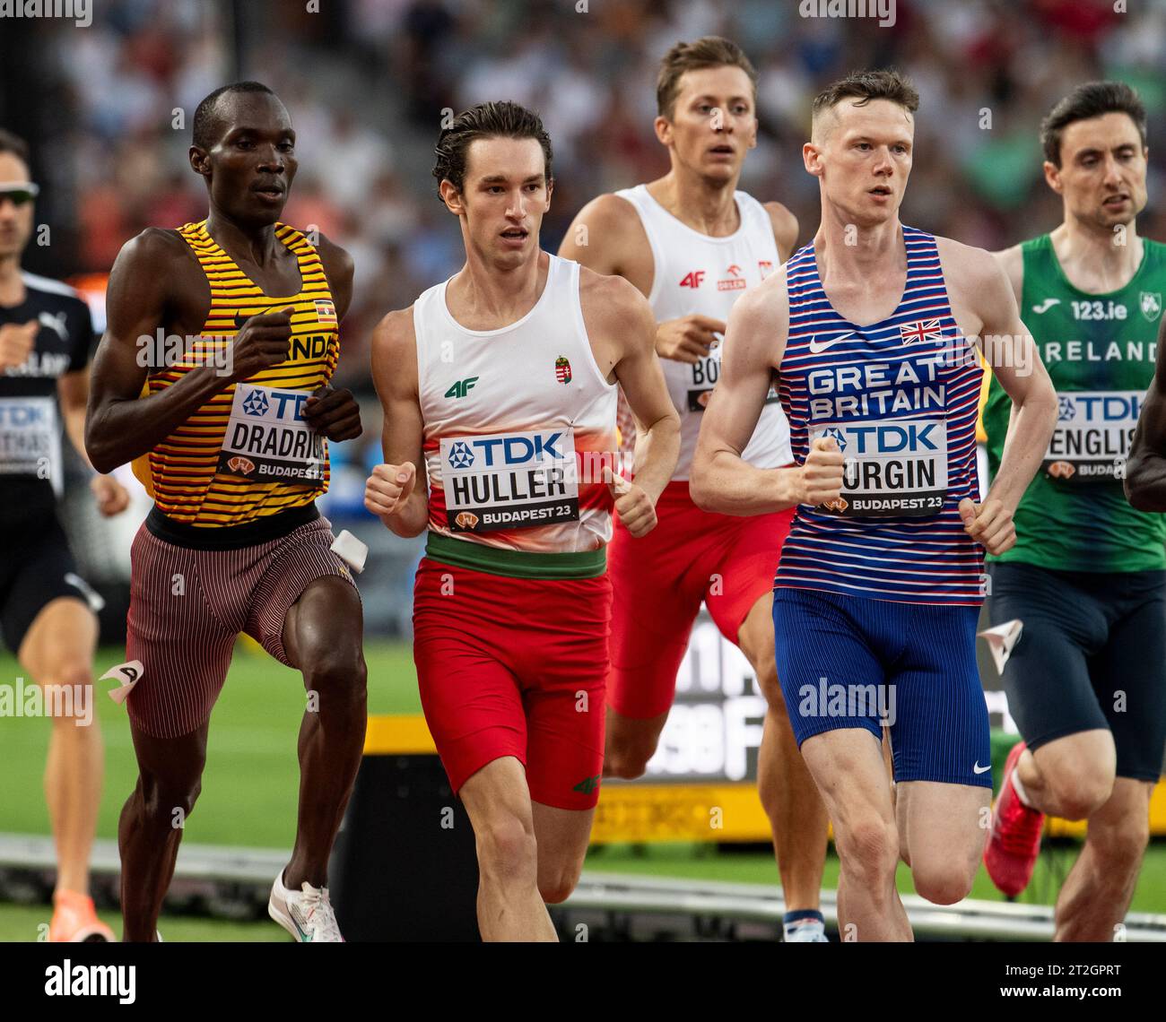 Tom Dradriga, de l’Ouganda, concourait dans la manche masculine du 800m aux Championnats du monde d’athlétisme au Centre national d’athlétisme à Budapest en août Banque D'Images