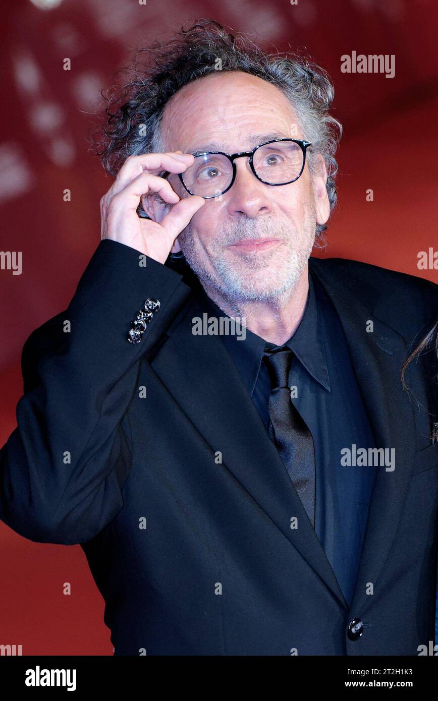 Tim Burton assiste à un tapis rouge pour le film 'Diabolik Chi SEI?' Lors du 18e Festival du film de Rome à l'Auditorium Parco Della Musica Banque D'Images