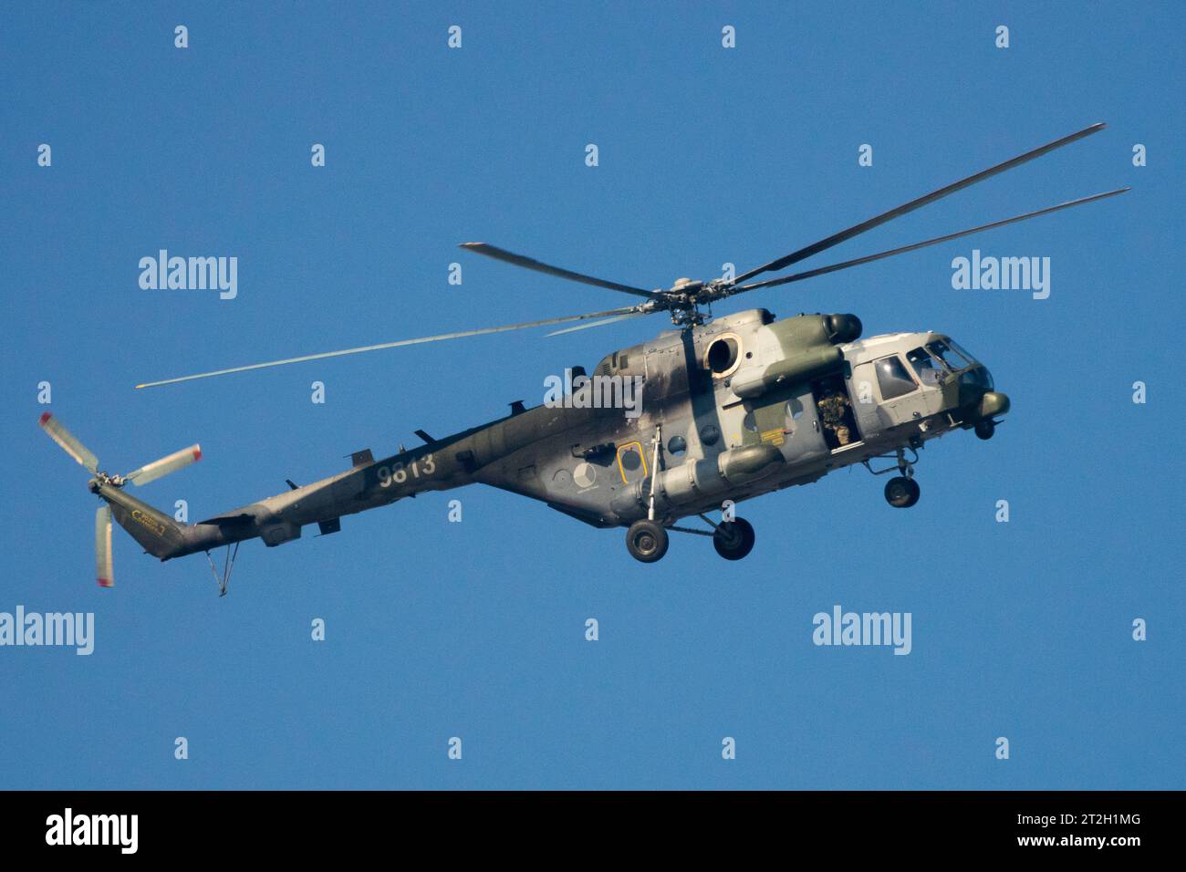 L'hélicoptère d'assaut mi-171SH de l'armée de l'air tchèque, ou hélicoptère de transport en vol Banque D'Images