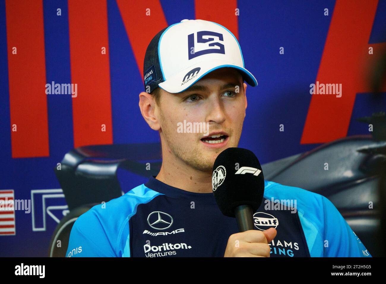 Austin, États-Unis. 19 octobre 2023. Le pilote américain de Formule 1 Logan Sargeant de Williams Racing prend la parole lors d'une conférence de presse avant le Grand Prix de Formule 1 des États-Unis sur le circuit des Amériques à Austin, Texas, le 19 octobre 2023. Photo de Greg Nash/UPI crédit : UPI/Alamy Live News Banque D'Images