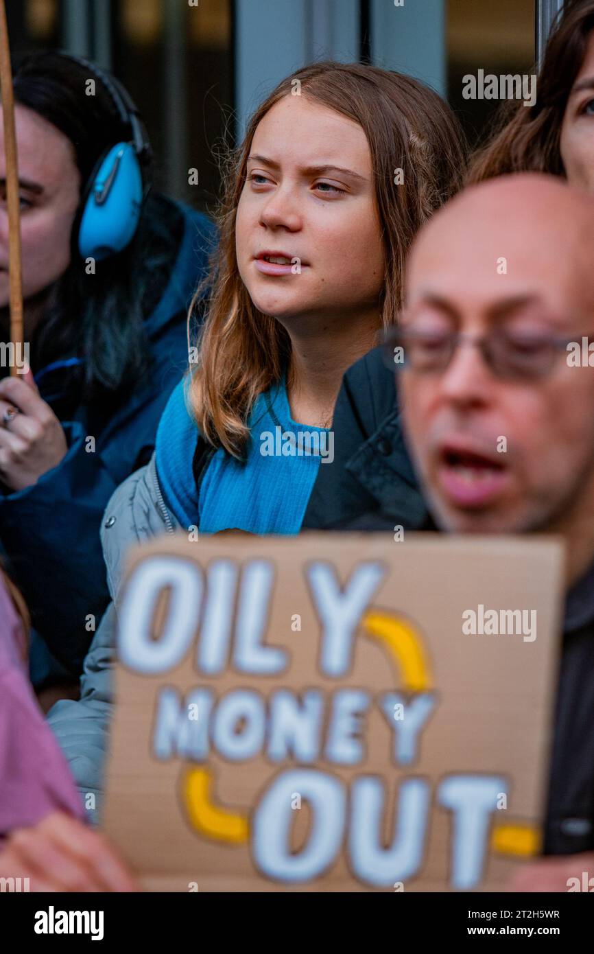 GRETA Thunberg se joint aux militants de Fossil Free London dans des marches de protestation et des actions directes Banque D'Images