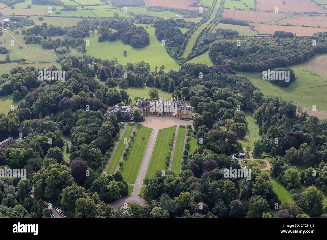Waddesdon Manor, un magnifique château de la Renaissance française niché au cœur de la campagne du Buckinghamshire, possède une histoire opulente comme le FO Banque D'Images