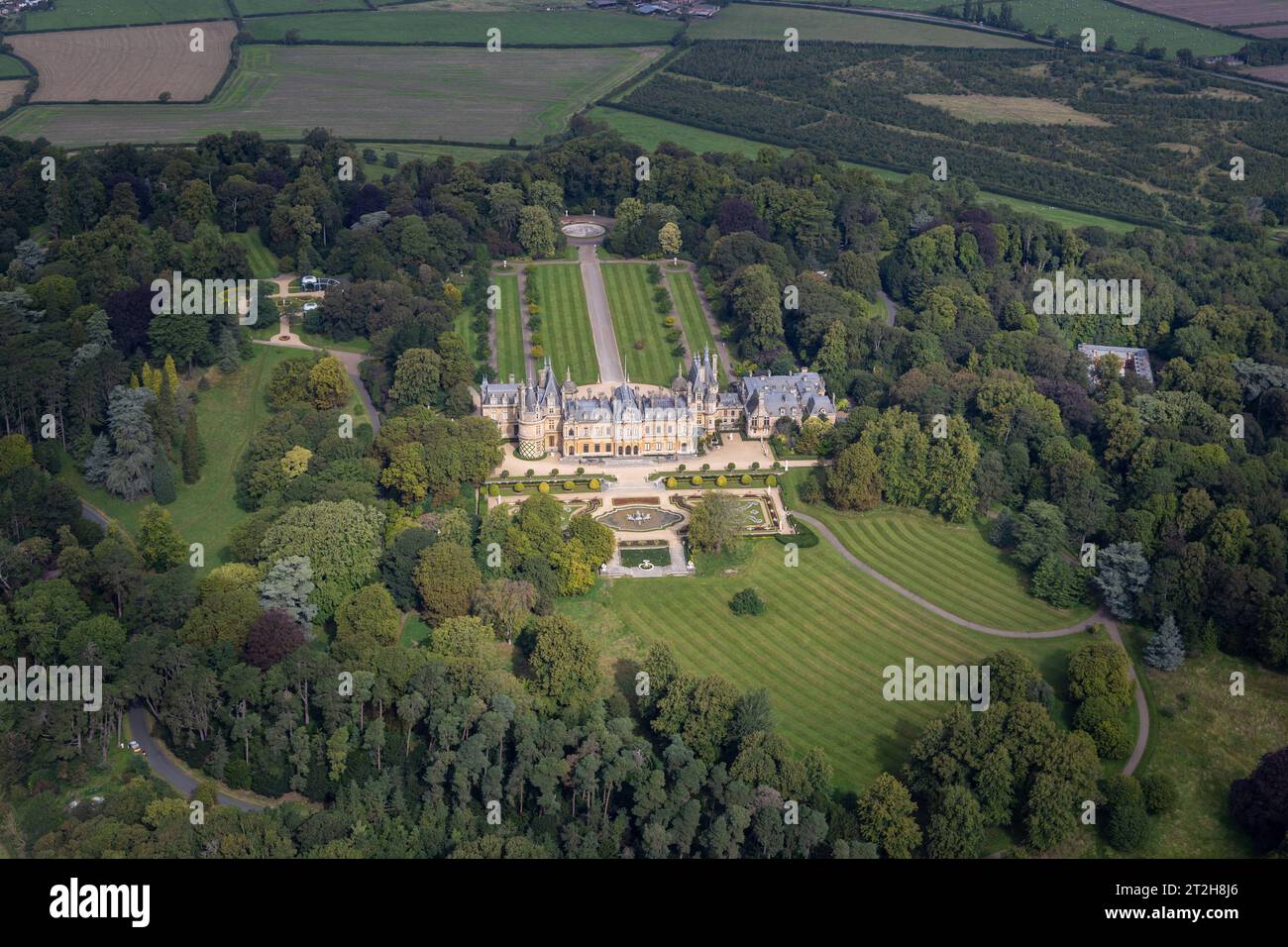 Waddesdon Manor, un magnifique château de la Renaissance française niché au cœur de la campagne du Buckinghamshire, possède une histoire opulente comme le FO Banque D'Images