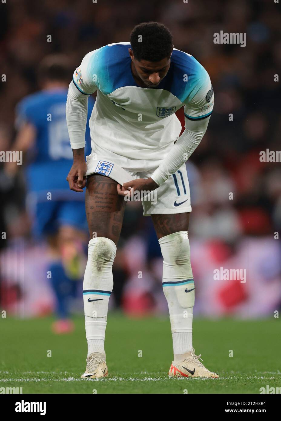 Londres, Royaume-Uni. 17 octobre 2023. Marcus Rashford d'Angleterre ajuste la jambe de son short révélant un gros tatouage lors du match de qualification pour le Championnat d'Europe de l'UEFA au stade de Wembley, à Londres. Le crédit photo devrait se lire : Jonathan Moscrop/Sportimage crédit : Sportimage Ltd/Alamy Live News Banque D'Images