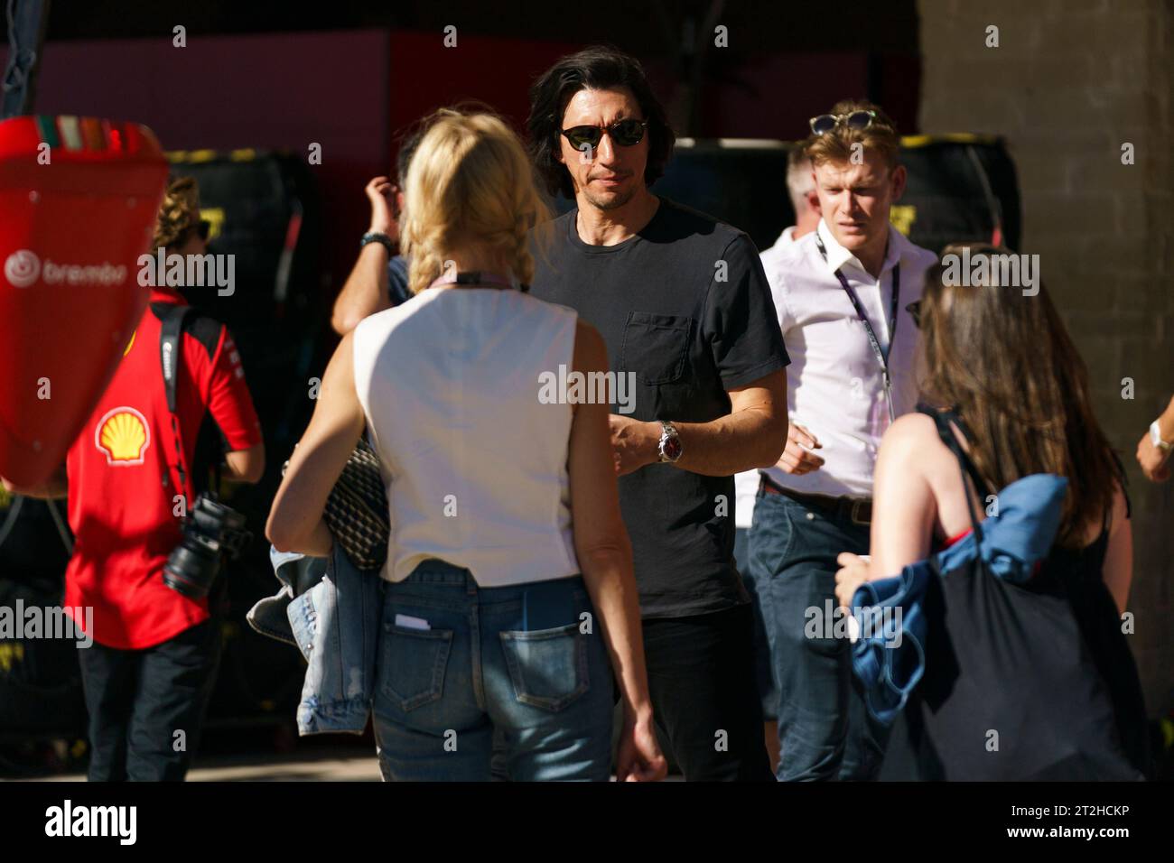 Austin, États-Unis. 19 octobre 2023. L'acteur Adam Driver est vu dans la voie des stands lors du Grand Prix de Formule 1 des États-Unis sur le circuit des Amériques à Austin, Texas, le jeudi 19 octobre 2023. Photo de Greg Nash/UPI crédit : UPI/Alamy Live News Banque D'Images