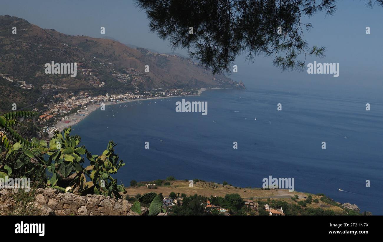 Vue côtière de Taormina, Sicile Italie Banque D'Images