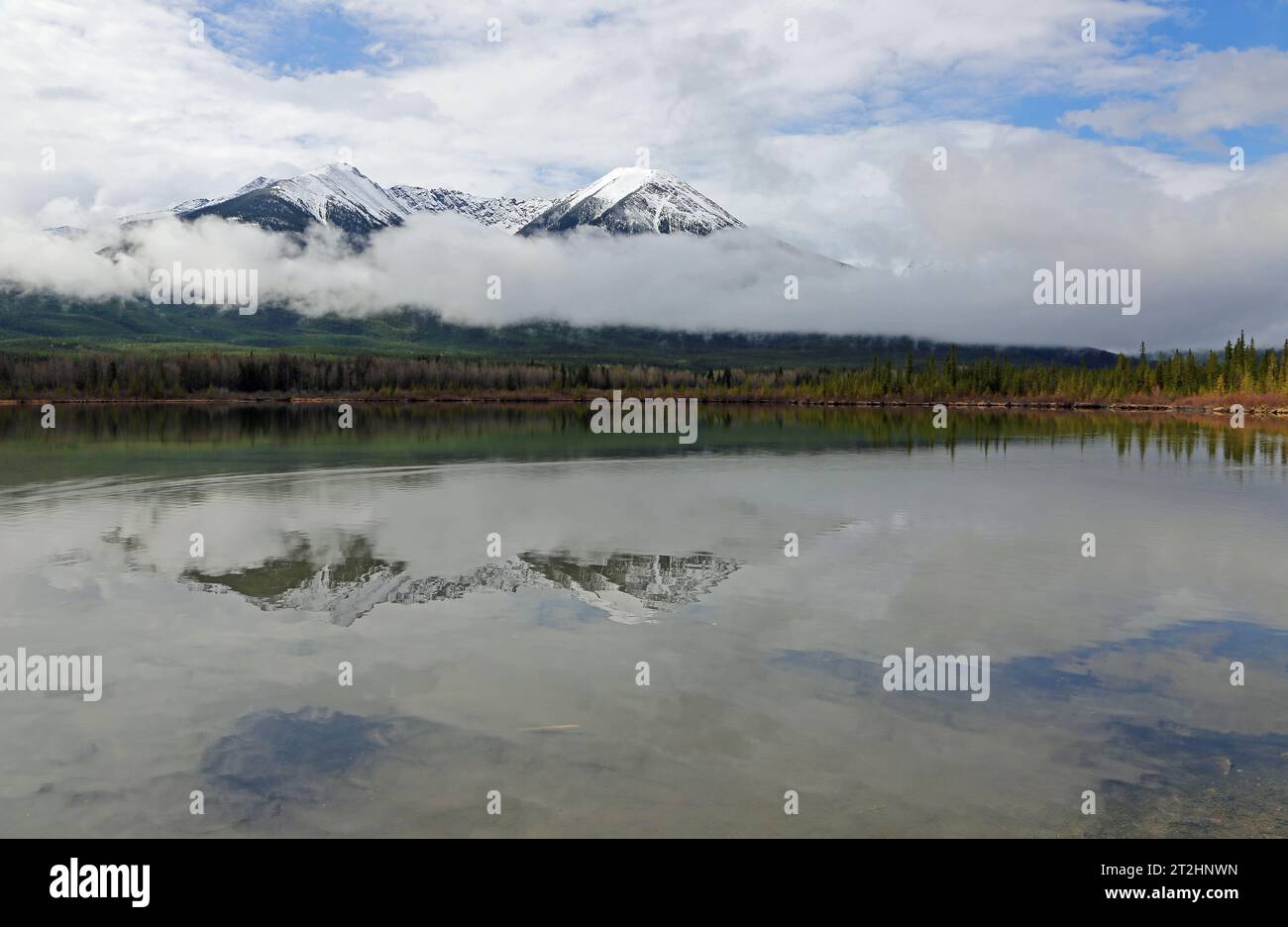 Double Sundance Peak - Vermilion Lake, Canada Banque D'Images