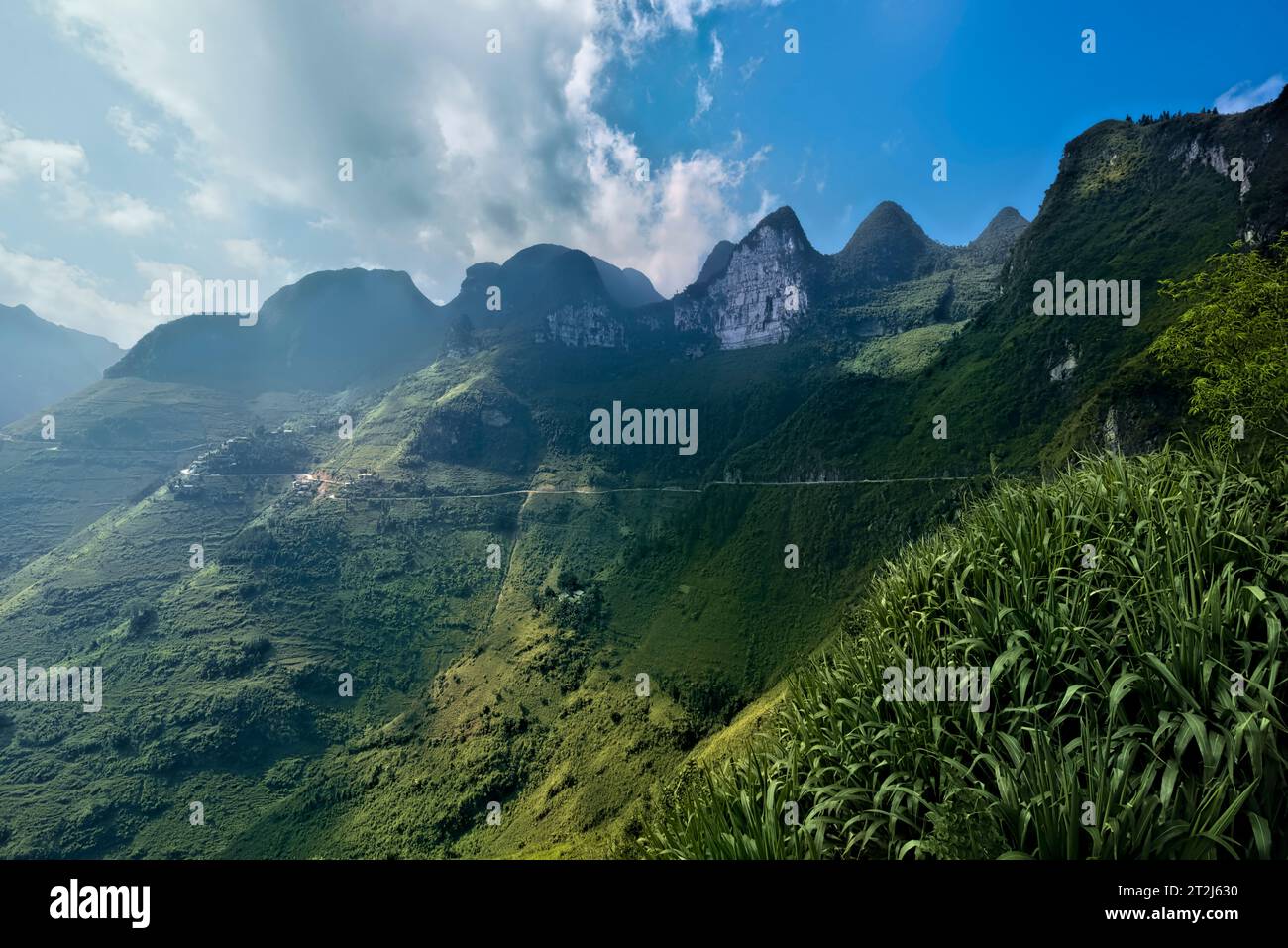 Trekking dans le Dong Van Global Geopark, Ma Pi Leng, Ha Giang, Vietnam Banque D'Images