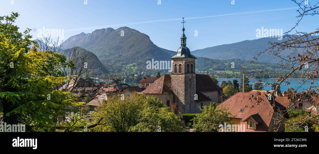 Église Saint Maurice à Talloires, sur les rives du lac d'Annecy, en haute Savoie, France. Banque D'Images