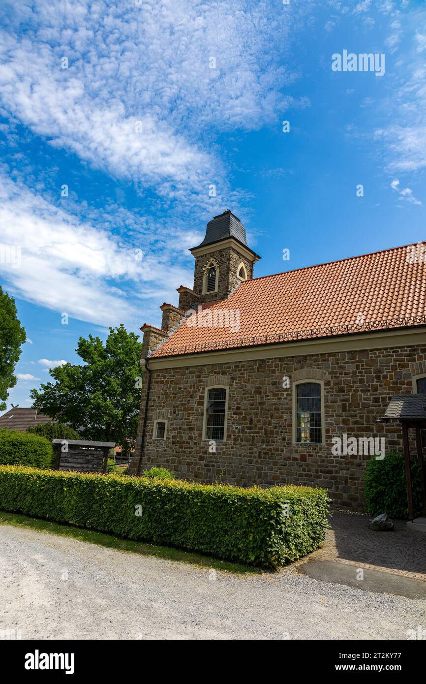 Une petite belle église à Oesbern, Menden (Sauerland) Banque D'Images