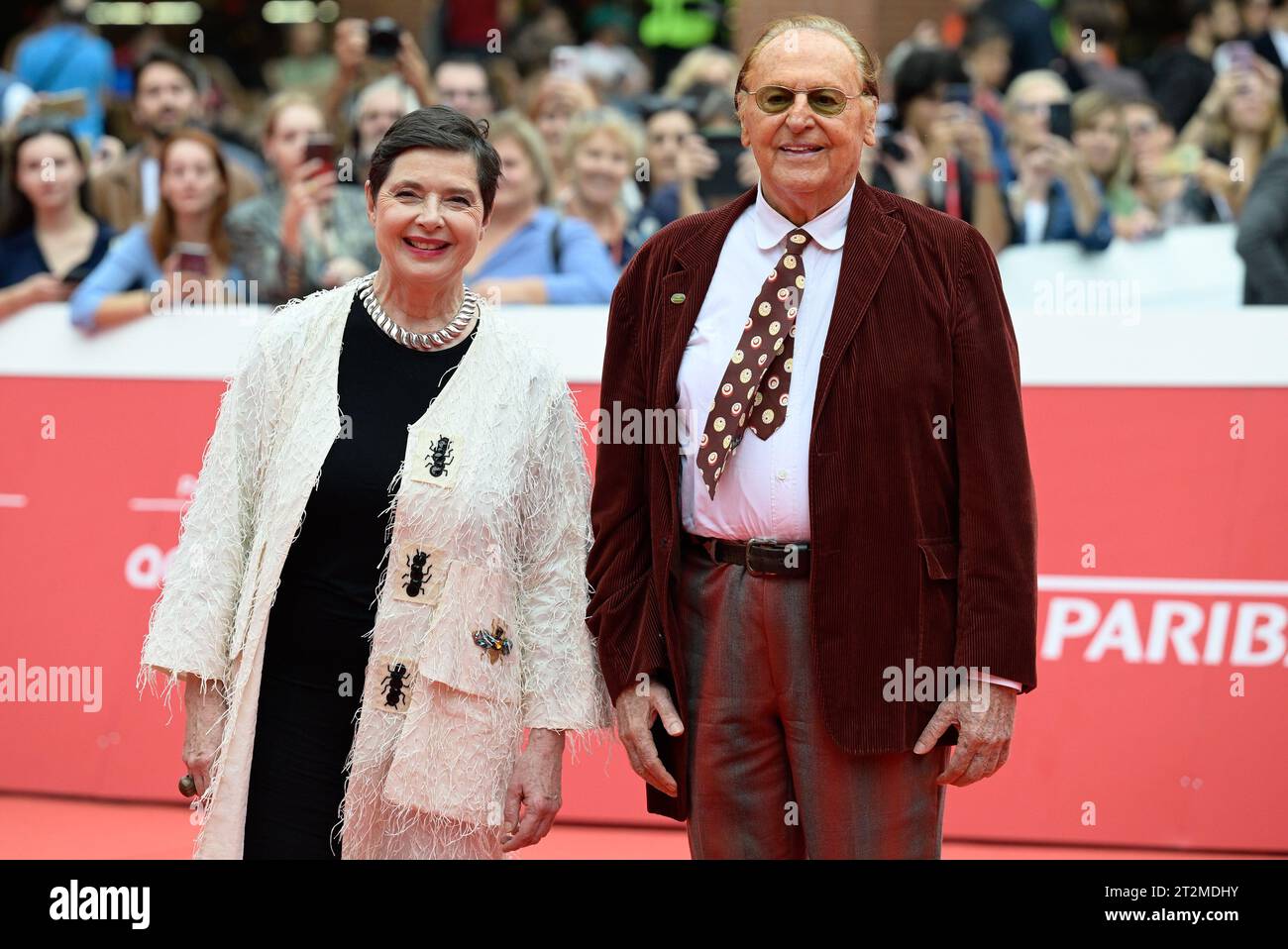 Rome, Italie. 20 octobre 2023. Isabella Rossellini et Renzo Arene assistent au tapis rouge lors du 18e Festival du film de Rome à l'Auditorium Parco Della Musica le 20 octobre 2023 à Rome, en Italie. Crédit : Live Media Publishing Group/Alamy Live News Banque D'Images