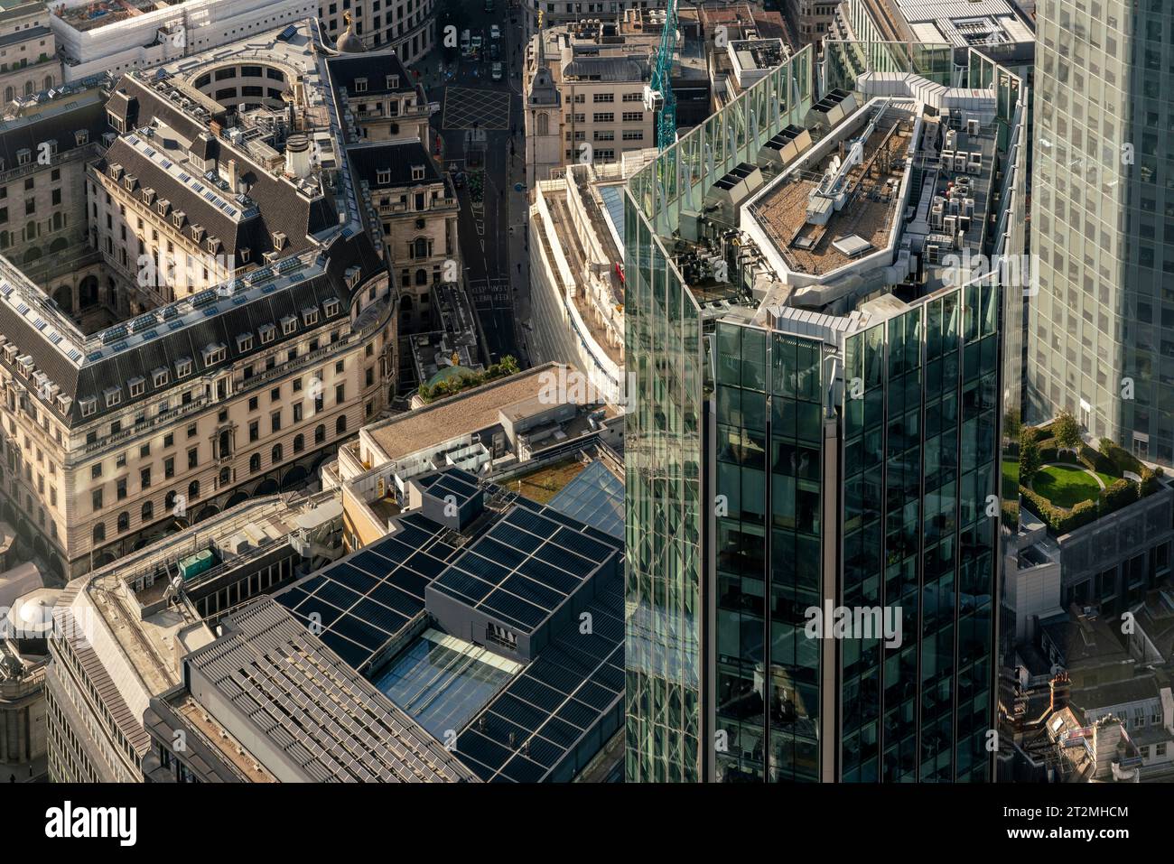 Vue aérienne des bâtiments de la ville de Londres depuis la plate-forme d'observation Lookout au No 8 Bishopsgate, City of London, Londres, Royaume-Uni. Banque D'Images