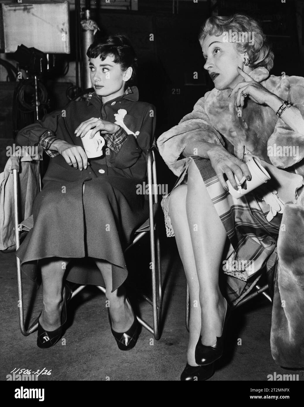 AUDREY HEPBURN et MARLENE DIETRICH dans SABRINA (1954), réalisé par BILLY WILDER. Crédit : PHOTOS / Album PARAMOUNT Banque D'Images