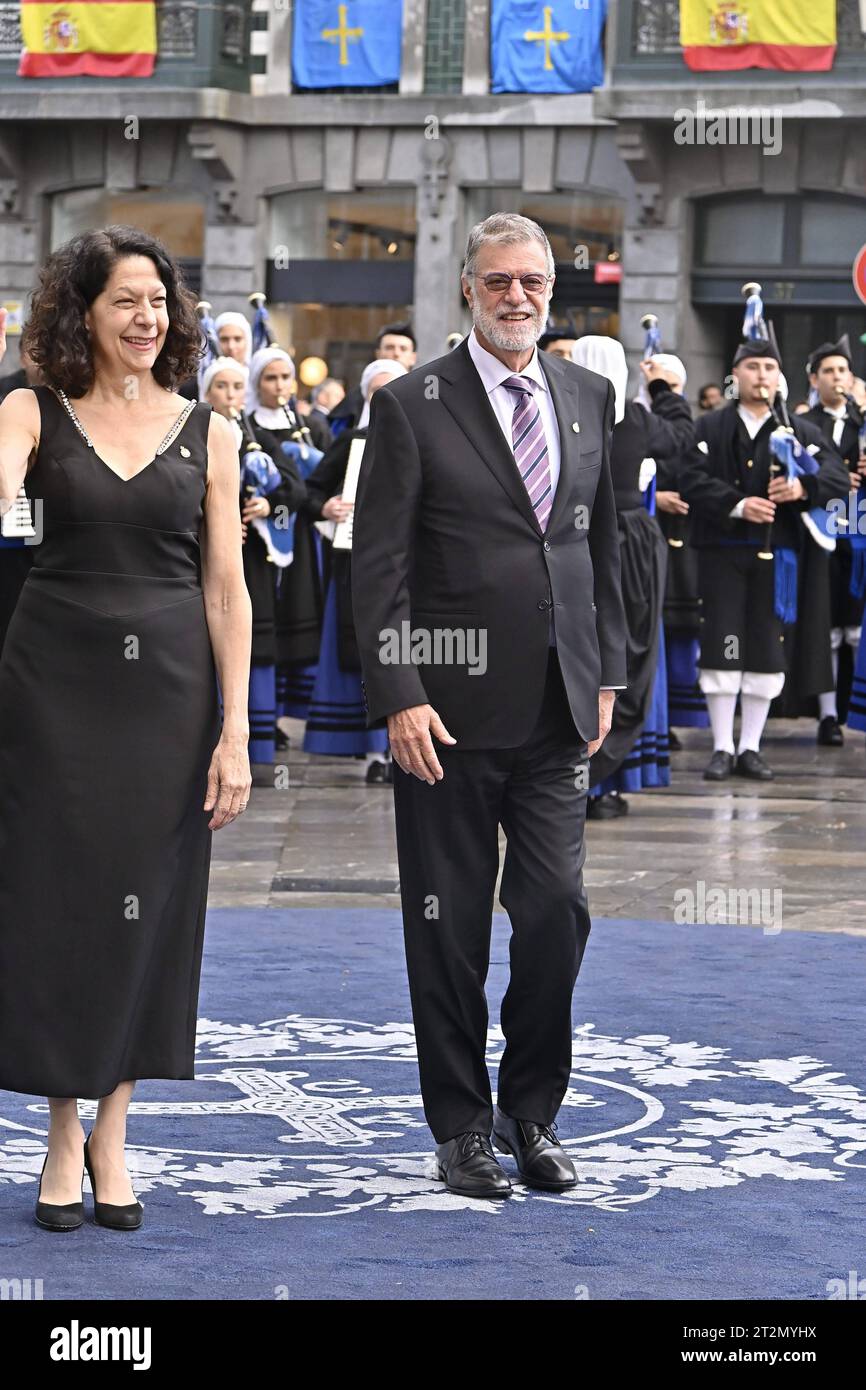 Oviedo, Espagne. 20 octobre 2023. Bonnie L. Bassler et E. Peter Greenberg lors des Prix Princesse des Asturies 2023 à Oviedo, le vendredi 20 octobre 2023 crédit : CORDON PRESSE/Alamy Live News Banque D'Images