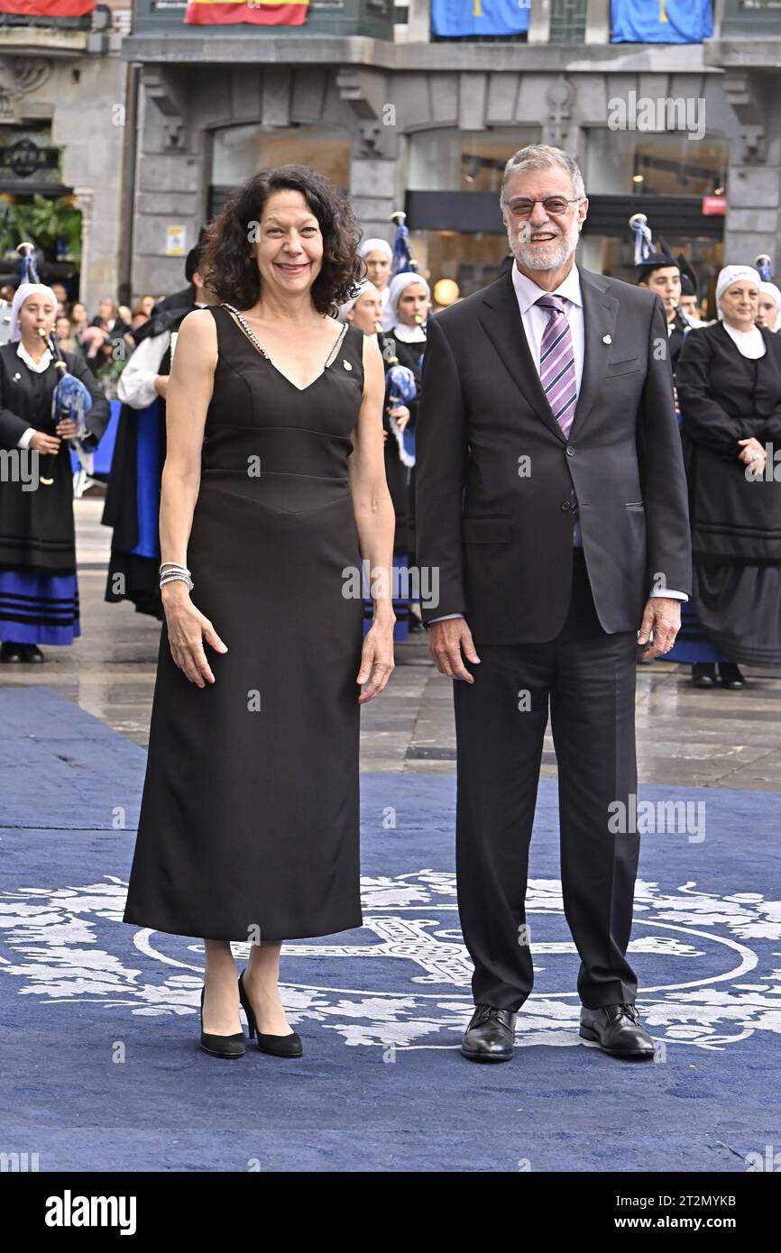 Oviedo, Espagne. 20 octobre 2023. Bonnie L. Bassler et E. Peter Greenberg lors des Prix Princesse des Asturies 2023 à Oviedo, le vendredi 20 octobre 2023 crédit : CORDON PRESSE/Alamy Live News Banque D'Images