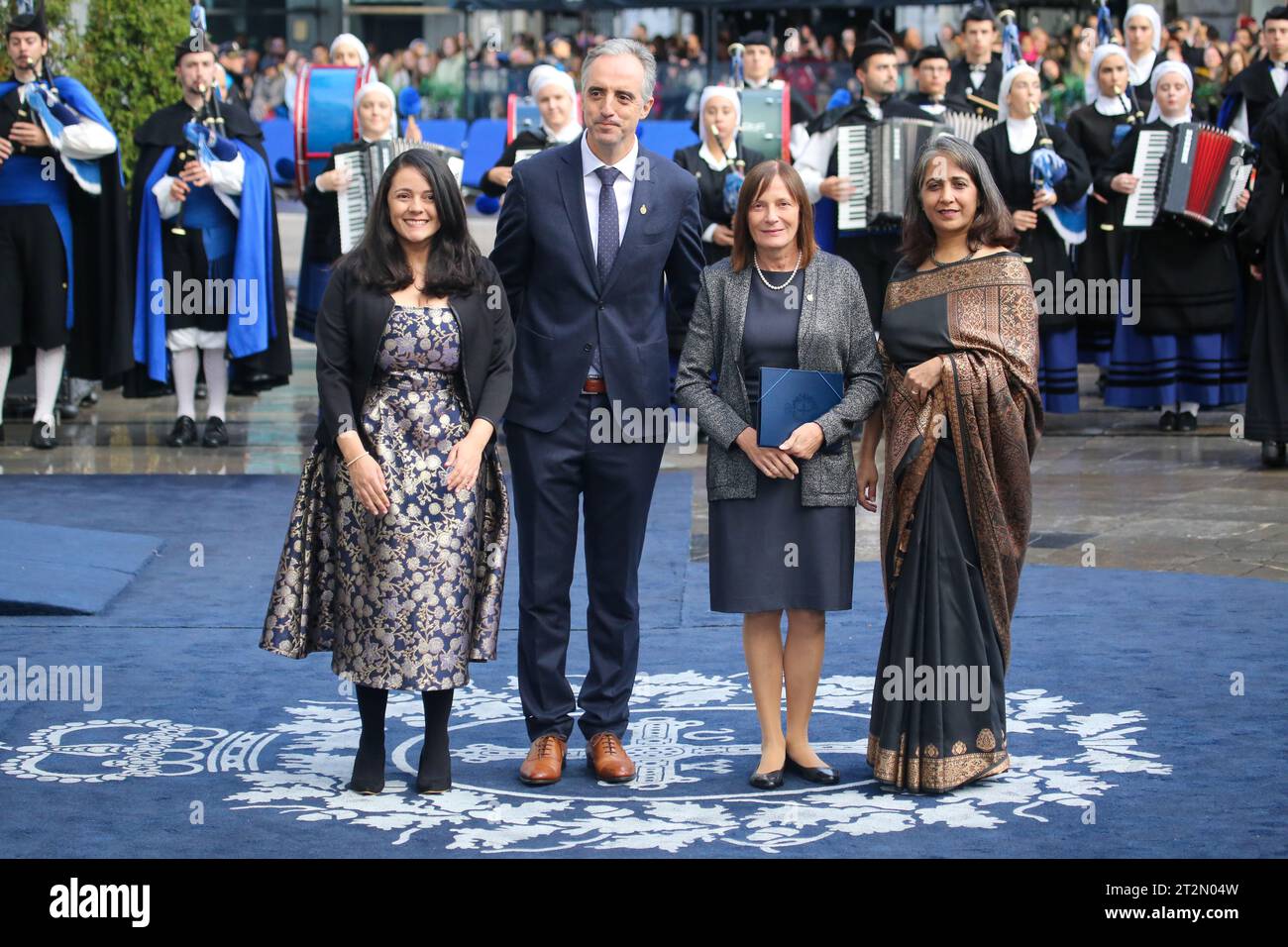 Oviedo, Asturies, 20 octobre 2023 : représentants des médicaments pour les maladies négligées, Prix Princesse des Asturies pour la coopération internationale lors des Prix tapis Bleu de la Princesse 2023, le 20 octobre 2023, à Oviedo, Espagne. Crédit : Alberto Brevers / Alamy Live News. Banque D'Images